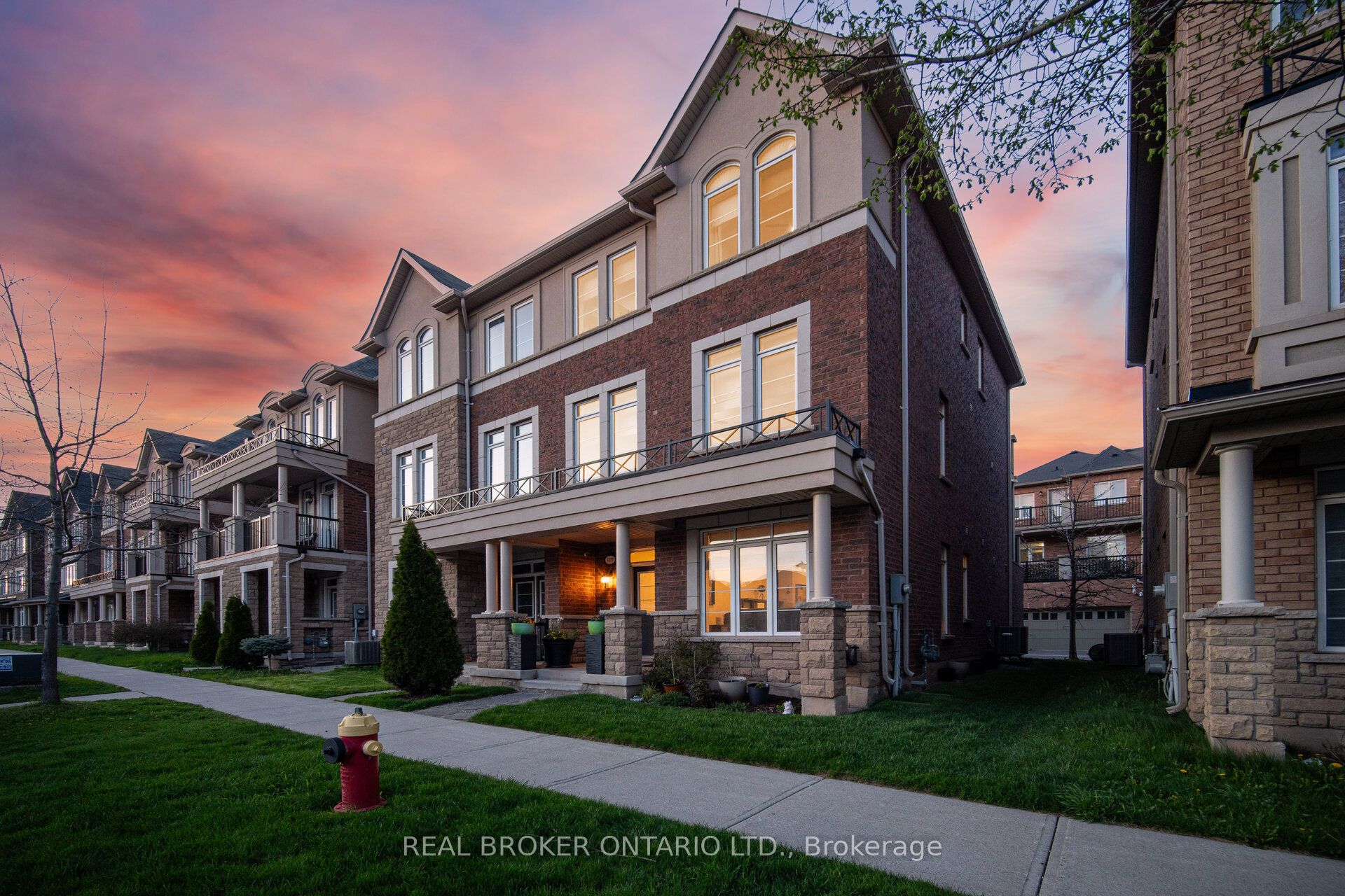 3077 Preserve Drive, Oakville, ON L6M 0W7