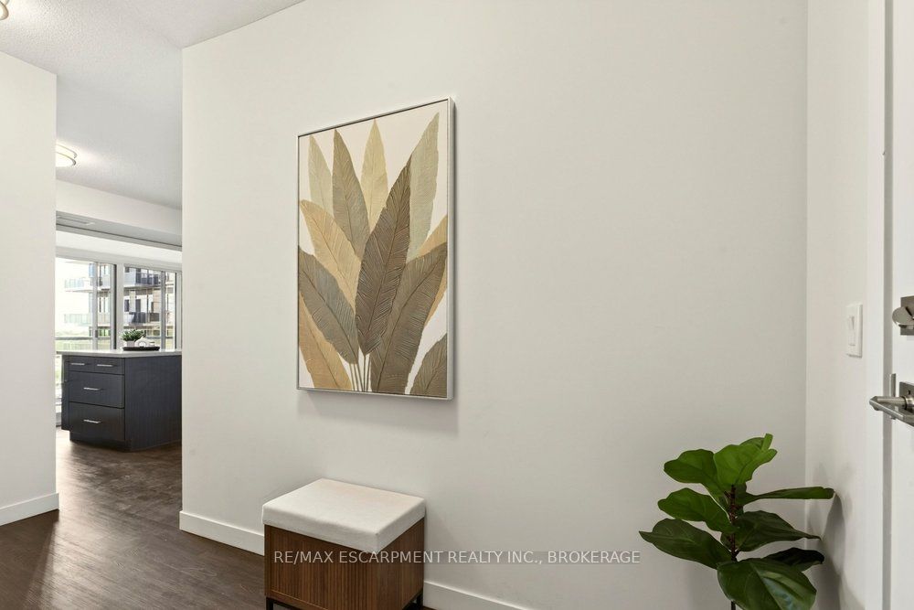 2087 Fairview Street 702, Burlington, ON L7R 0E5 photo 5