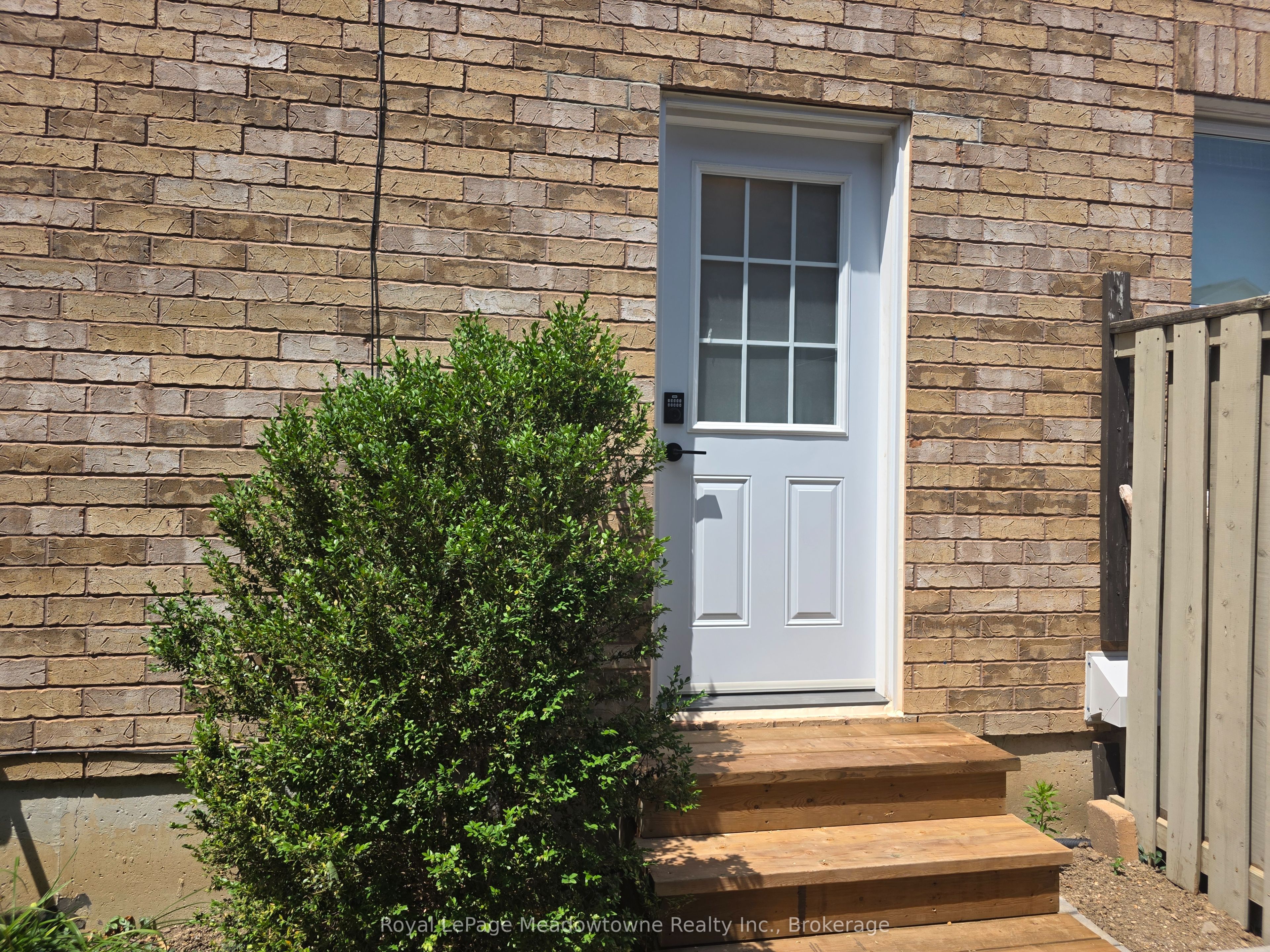 43 Dills Crescent Basement, Milton, ON L9T 5P2 photo 3