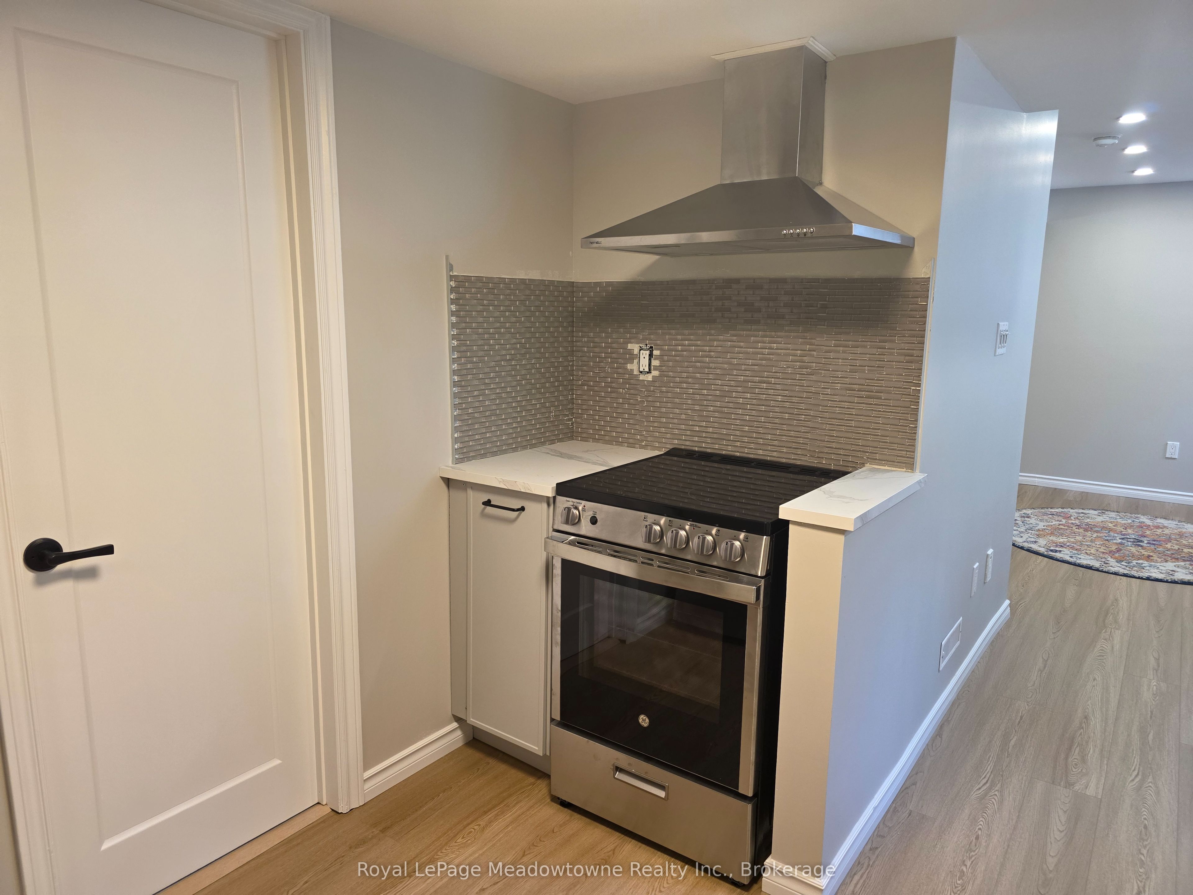 43 Dills Crescent Basement, Milton, ON L9T 5P2 photo 4