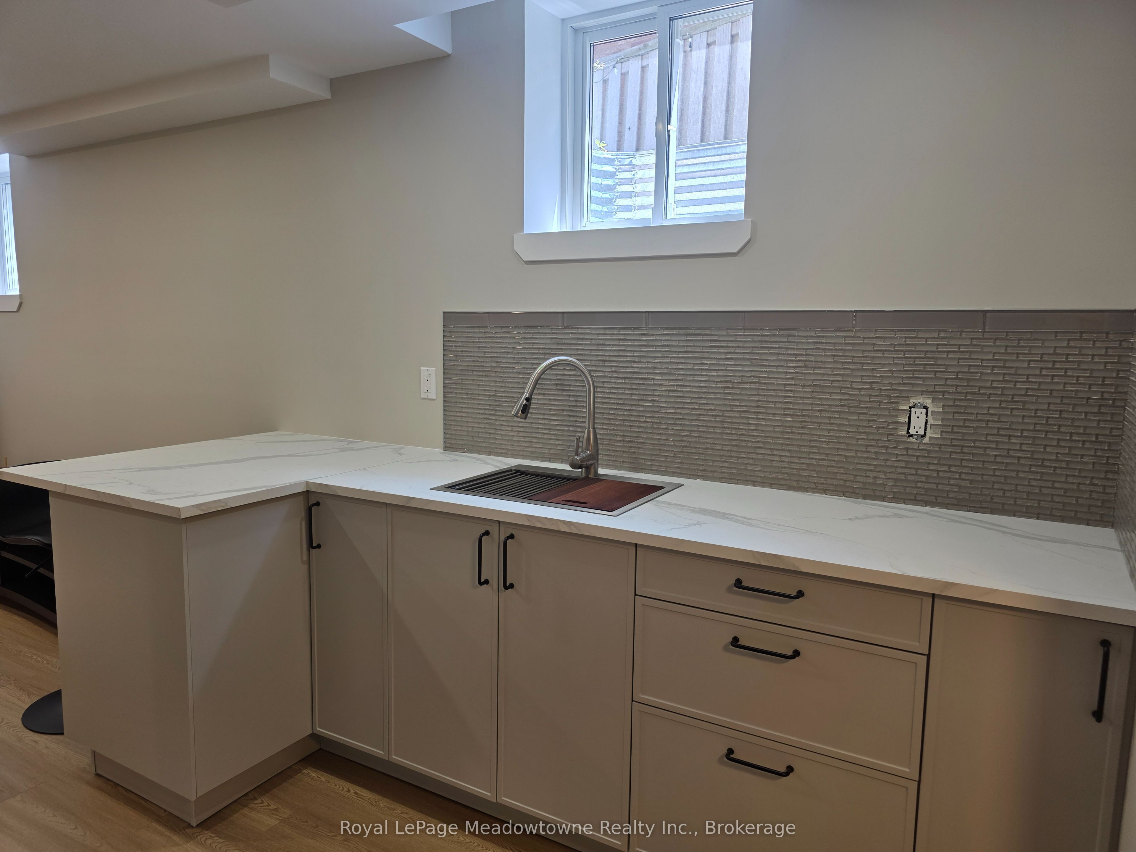 43 Dills Crescent Basement, Milton, ON L9T 5P2 photo 5