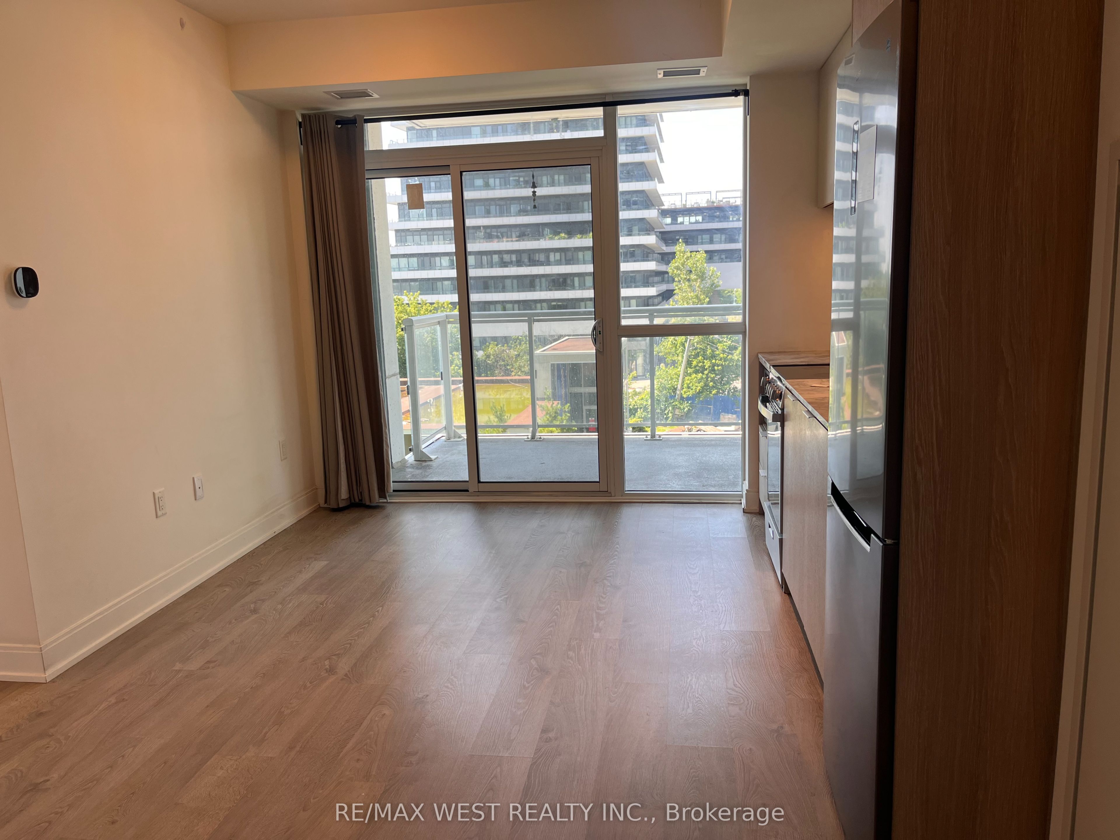65 Annie Craig Drive 302, Toronto, ON M8V 0G3 photo 4