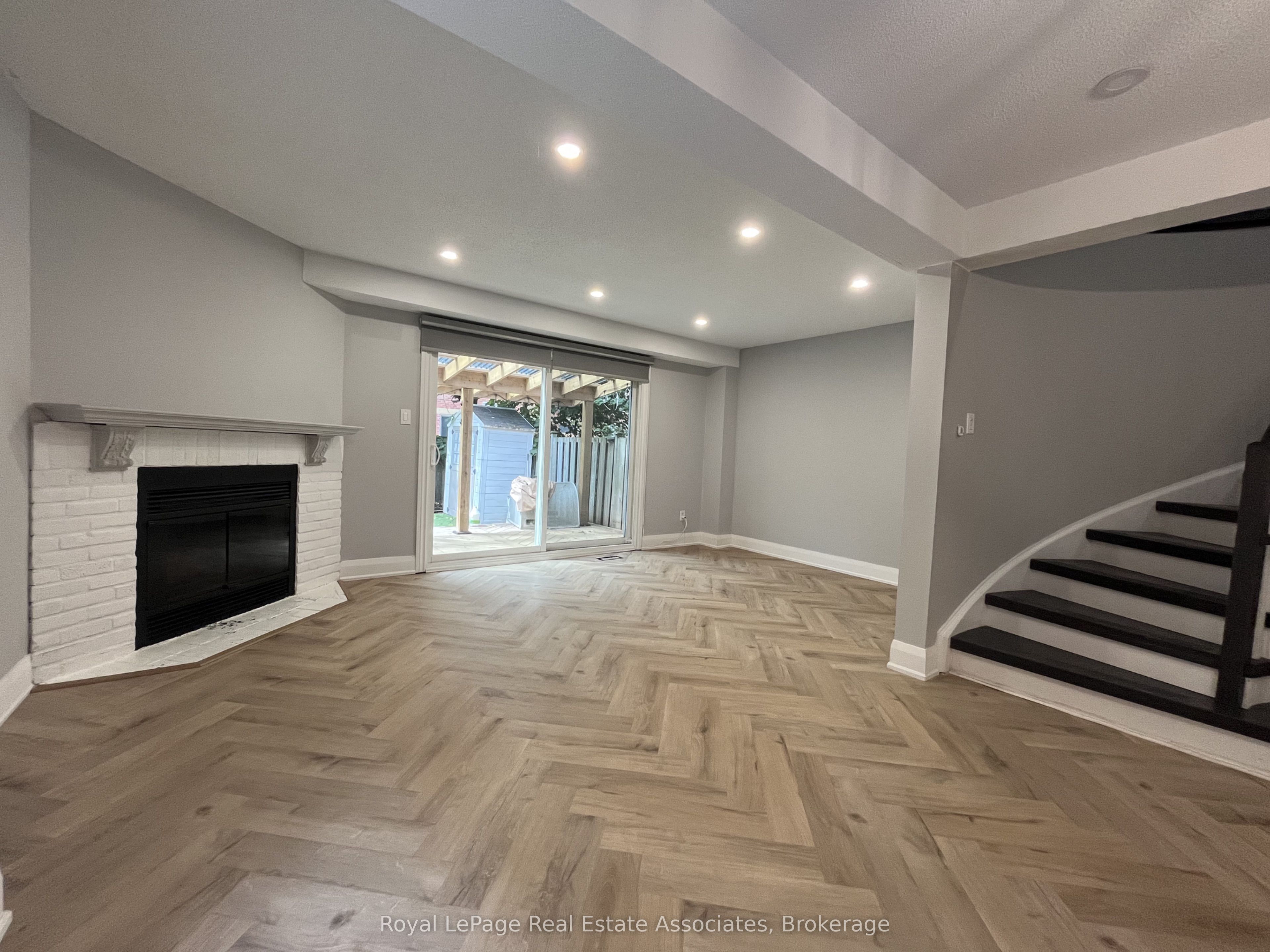 1112 Gable Drive, Oakville, ON L6J 7R3
