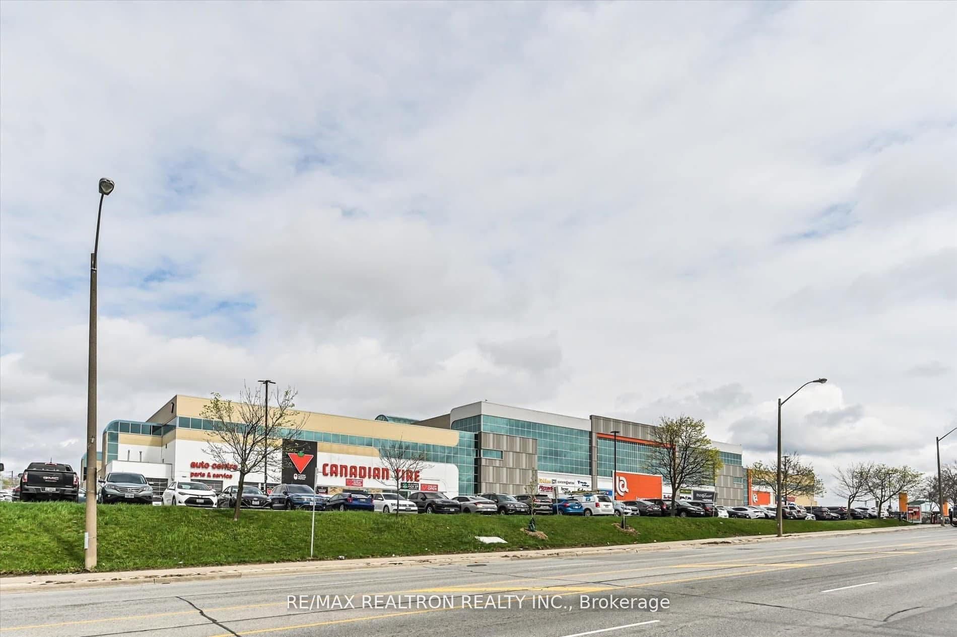 721 Lawrence Avenue W 73, Toronto, ON M6A 0C6 photo 2