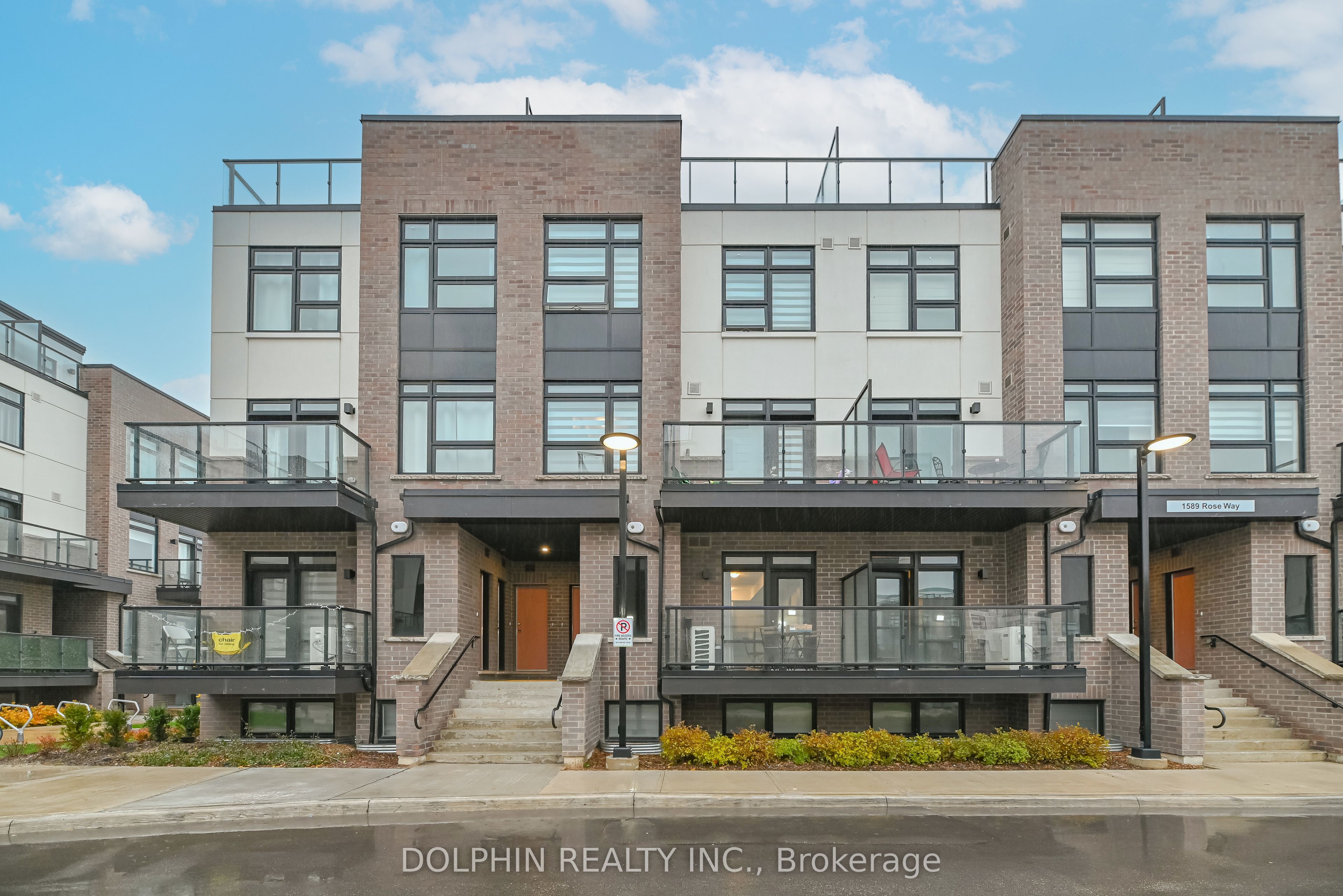 1589 Rose Way 106, Milton, ON L9E 1N4
