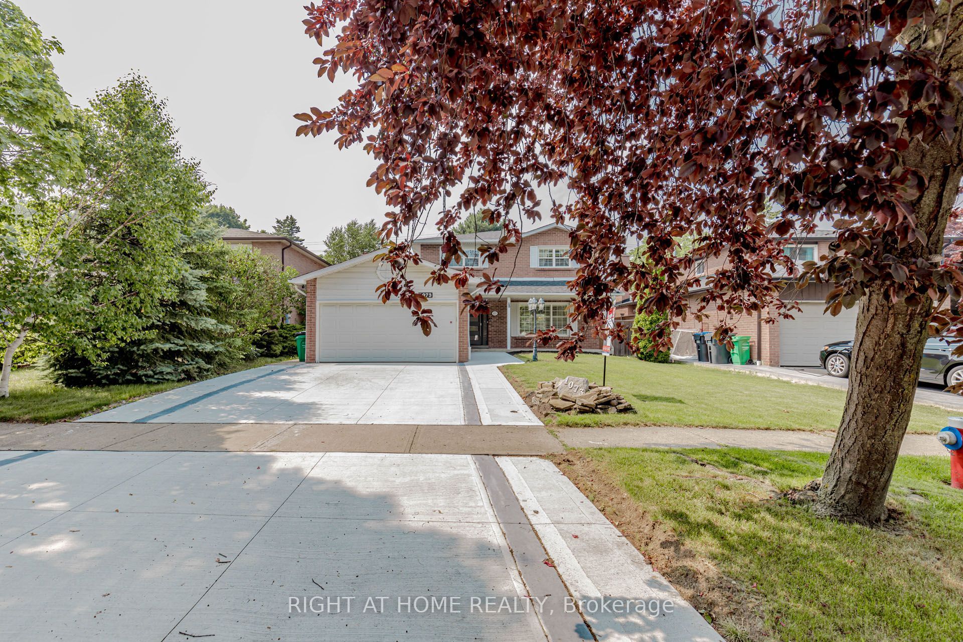 1073 Mesa Crescent, Mississauga, ON L5R 3E7 photo 2