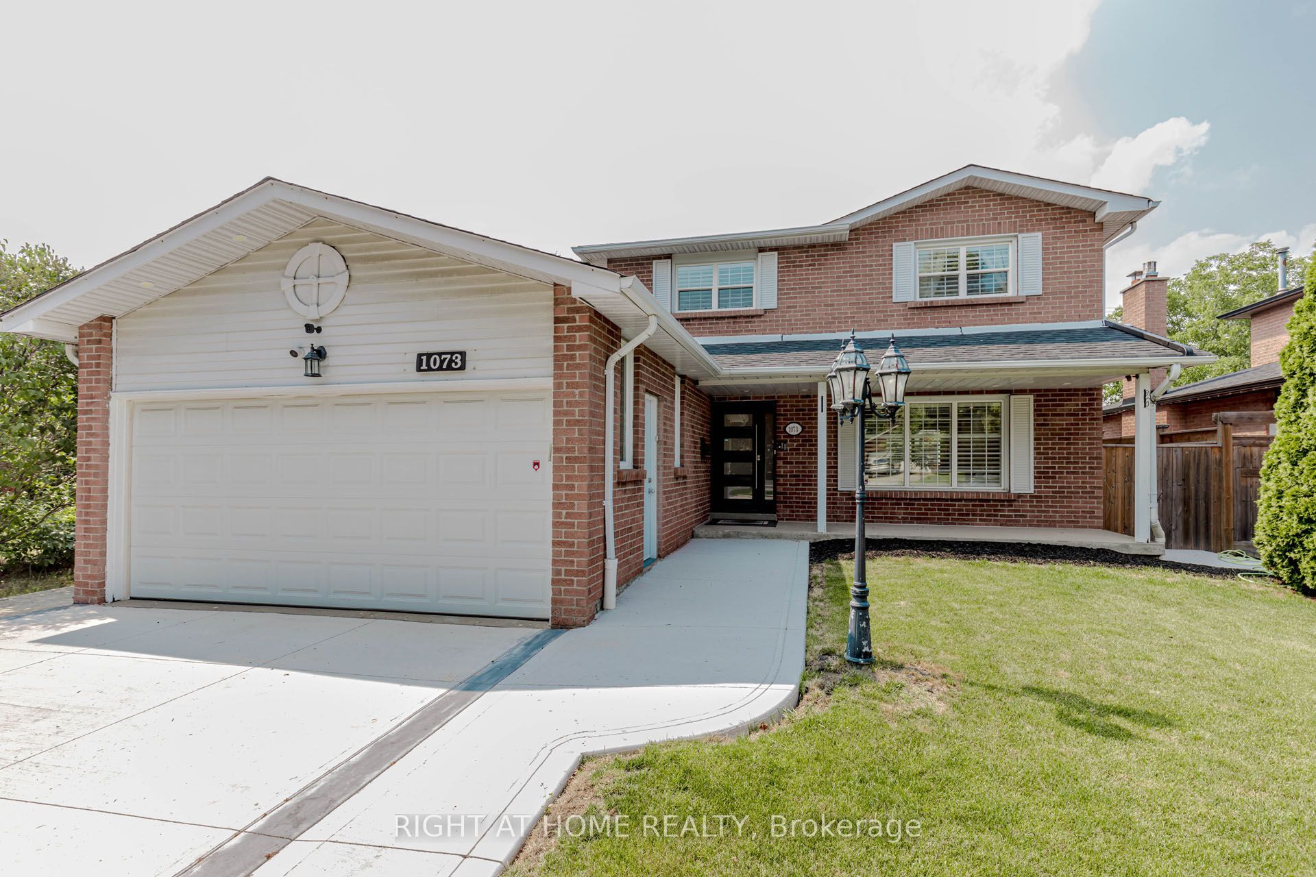 1073 Mesa Crescent, Mississauga, ON L5R 3E7 photo 4