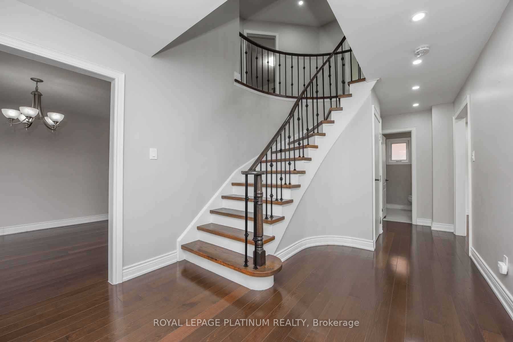 63 Lord Simcoe Drive, Brampton, ON L6S 5G7 photo 4