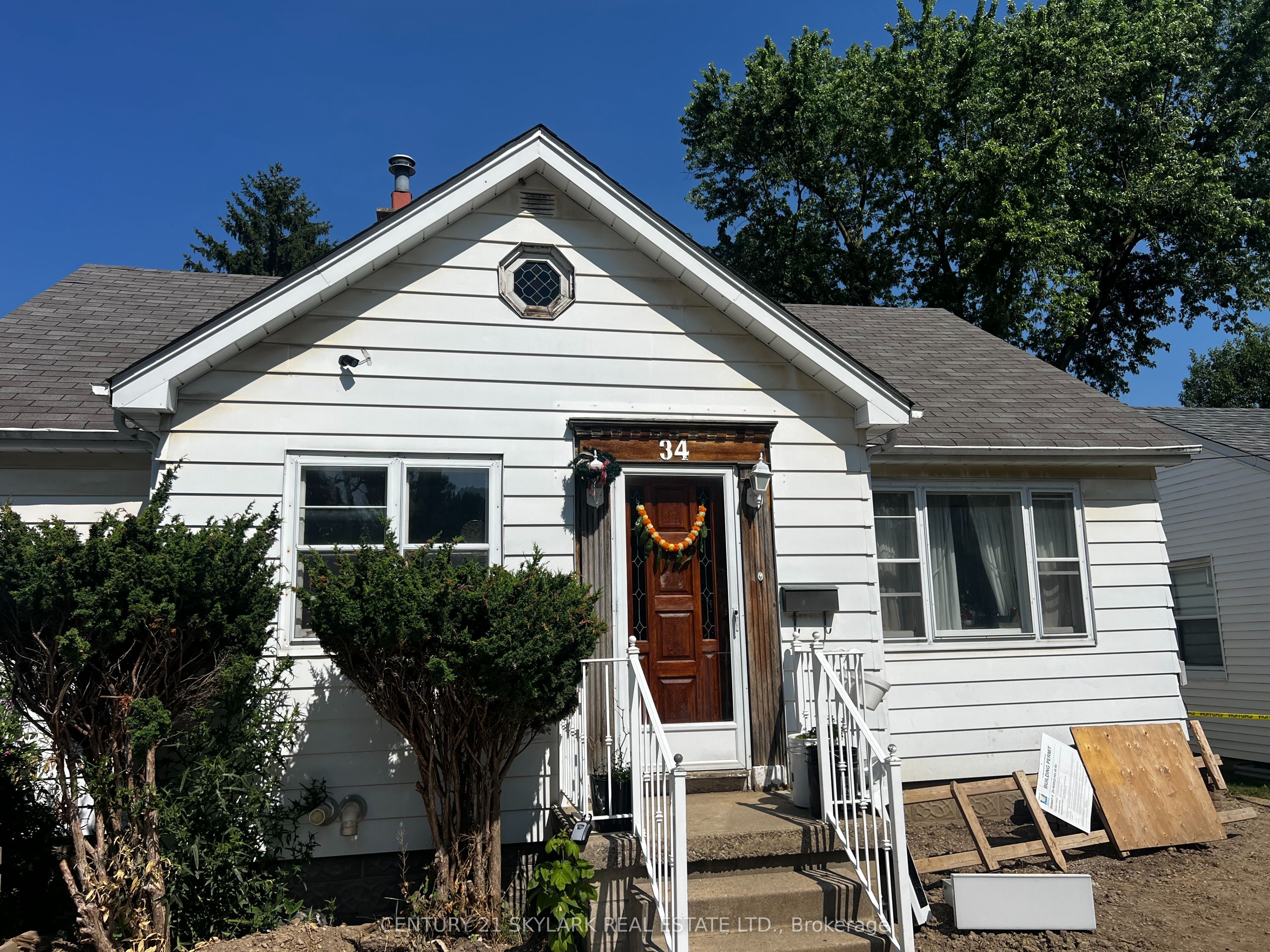 34 Clarence Street, Brampton, ON L6W 1S3 photo 2