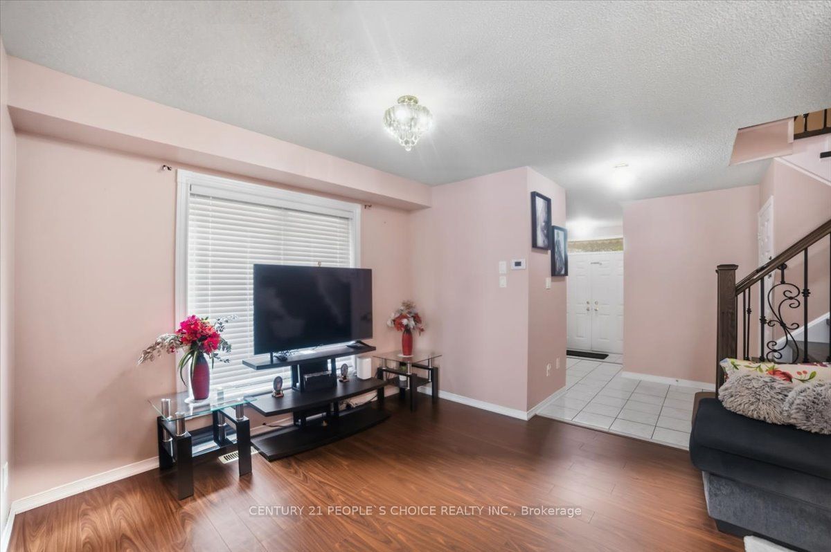 33 Penguin Lane, Brampton, ON L6R 2A9 photo 2