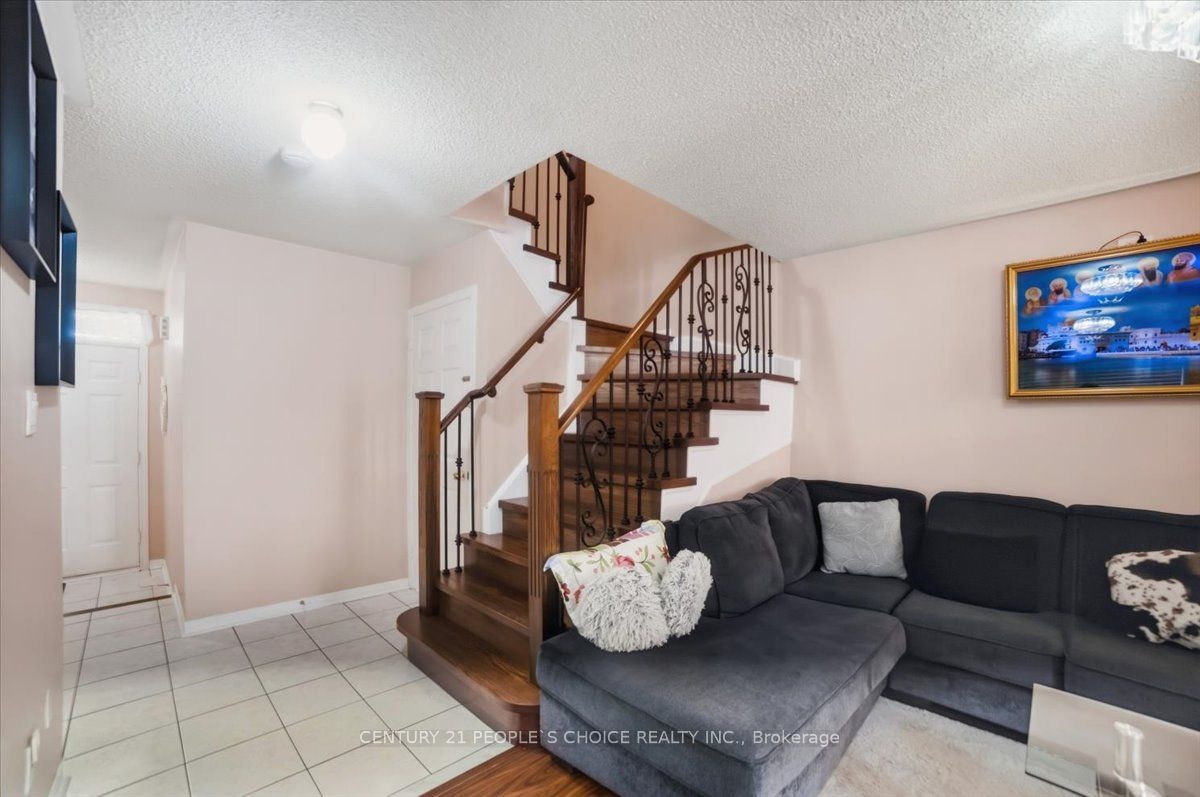 33 Penguin Lane, Brampton, ON L6R 2A9 photo 5