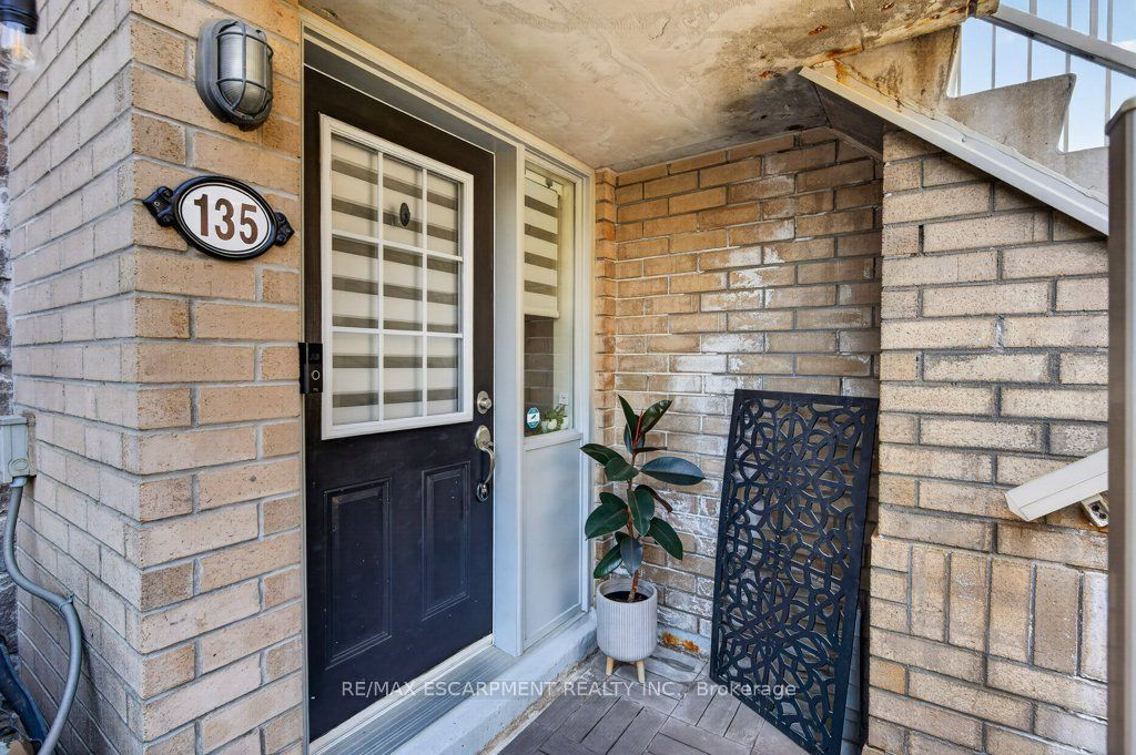 25 Turntable Crescent 135, Toronto, ON M6H 4K8 photo 4