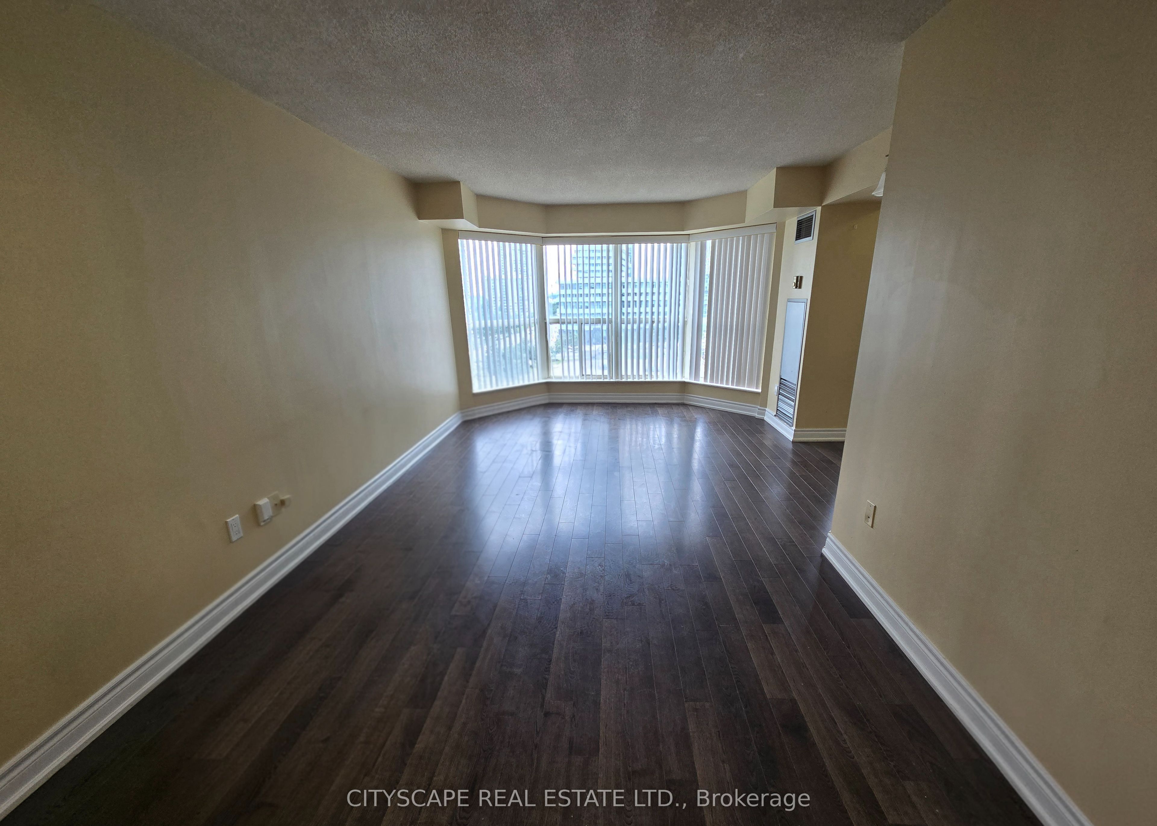 335 Webb Drive 811, Mississauga, ON L5B 4A1 photo 4