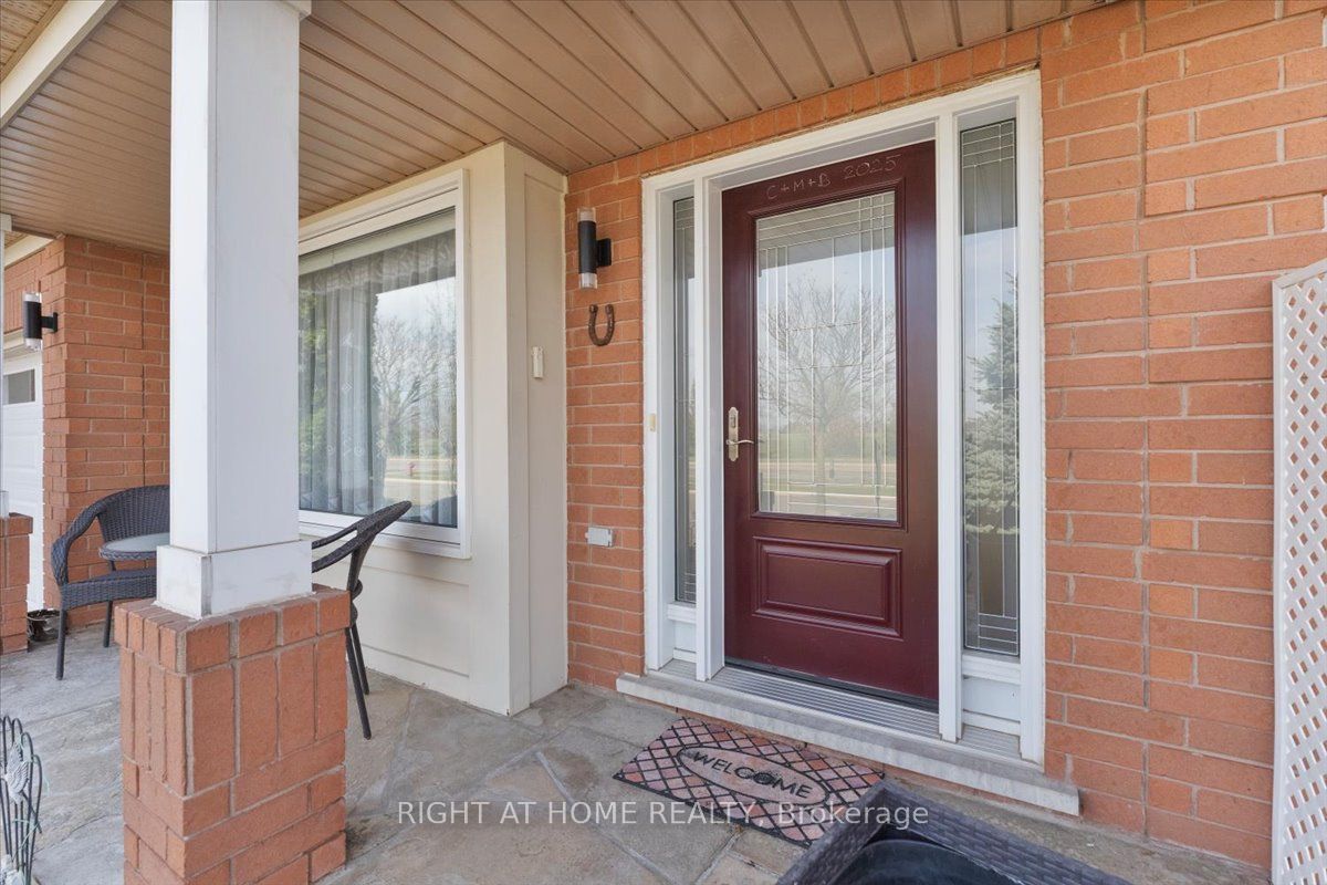 2356 Proudfoot Trail, Oakville, ON L6M 3Y2 photo 2