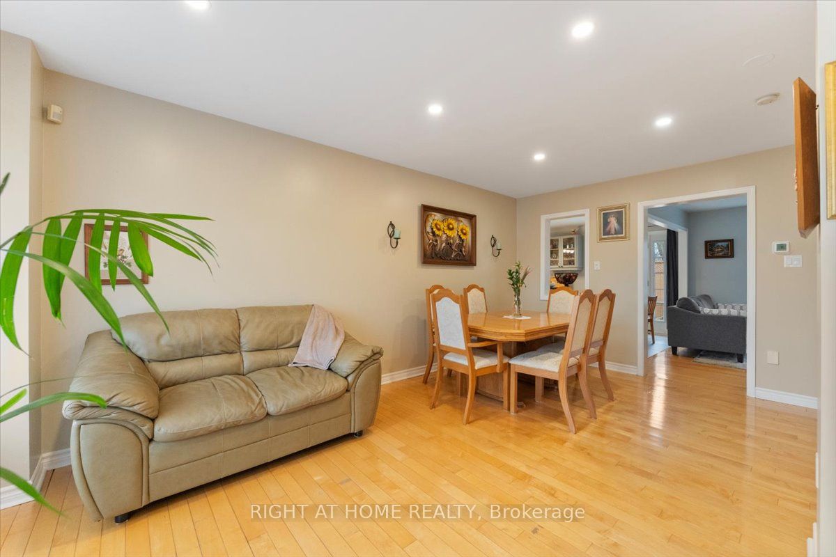2356 Proudfoot Trail, Oakville, ON L6M 3Y2 photo 3