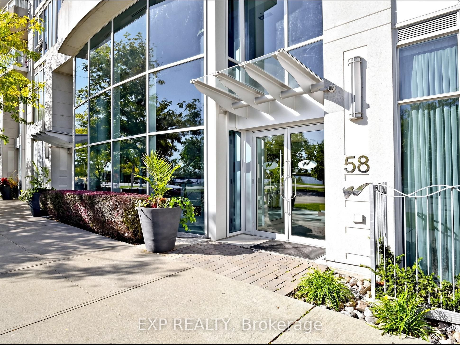 58 Marine Parade Drive 219, Toronto, ON M8V 4G1 photo 3