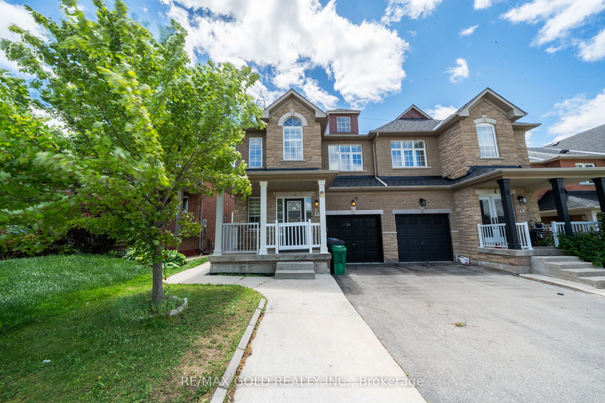 12 Pefferlaw Drive, Brampton, ON L6Y 0K2