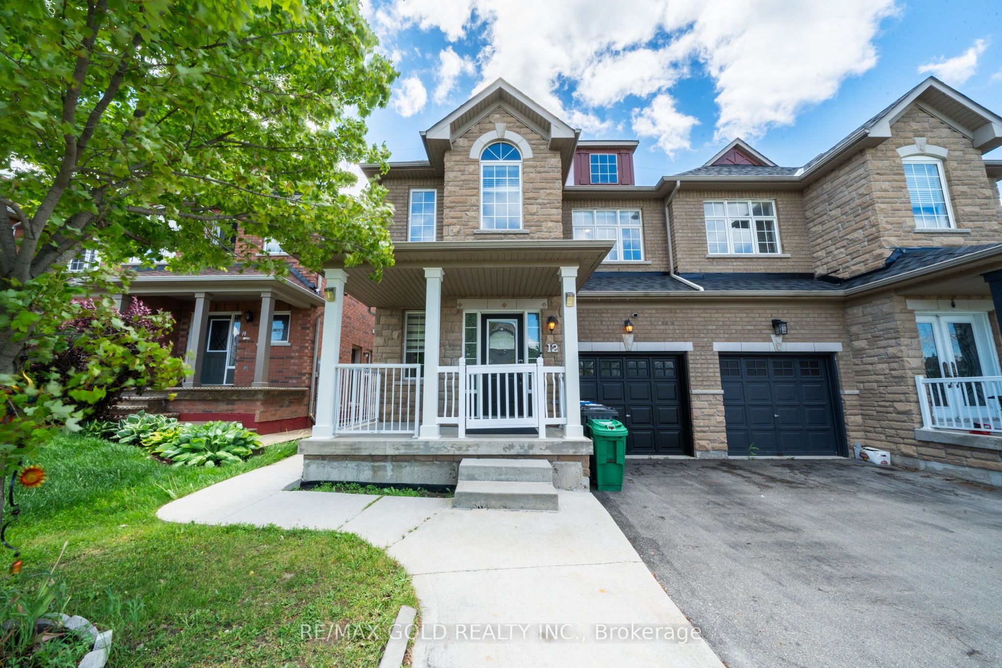 12 Pefferlaw Drive, Brampton, ON L6Y 0K2 photo 2