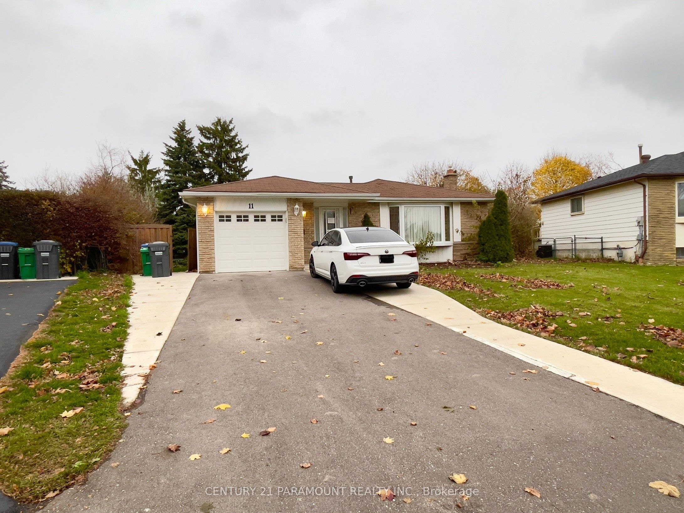 11 Gondola Crescent, Brampton, ON L6S 1W5