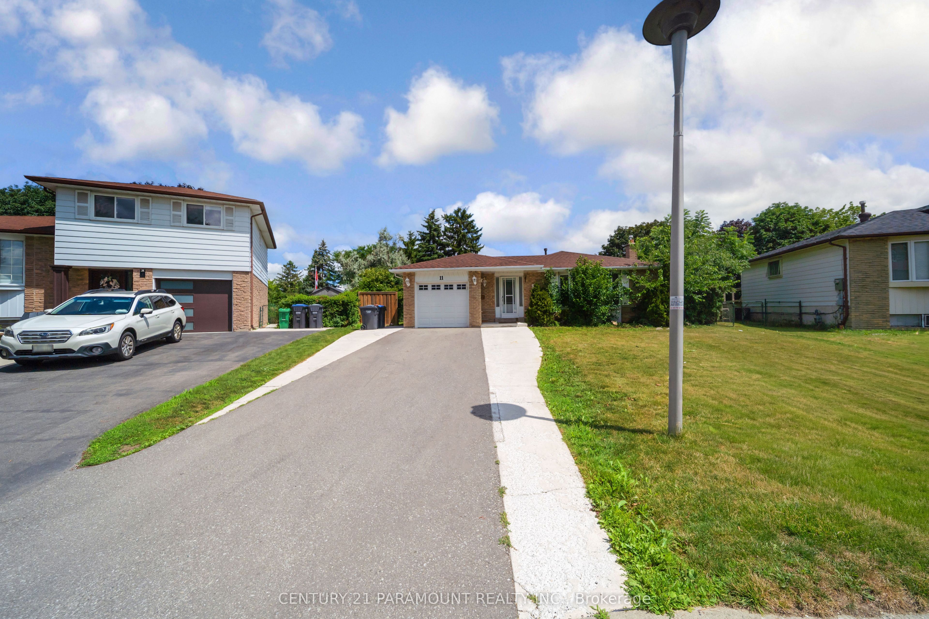 11 Gondola Crescent, Brampton, ON L6S 1W5 photo 2