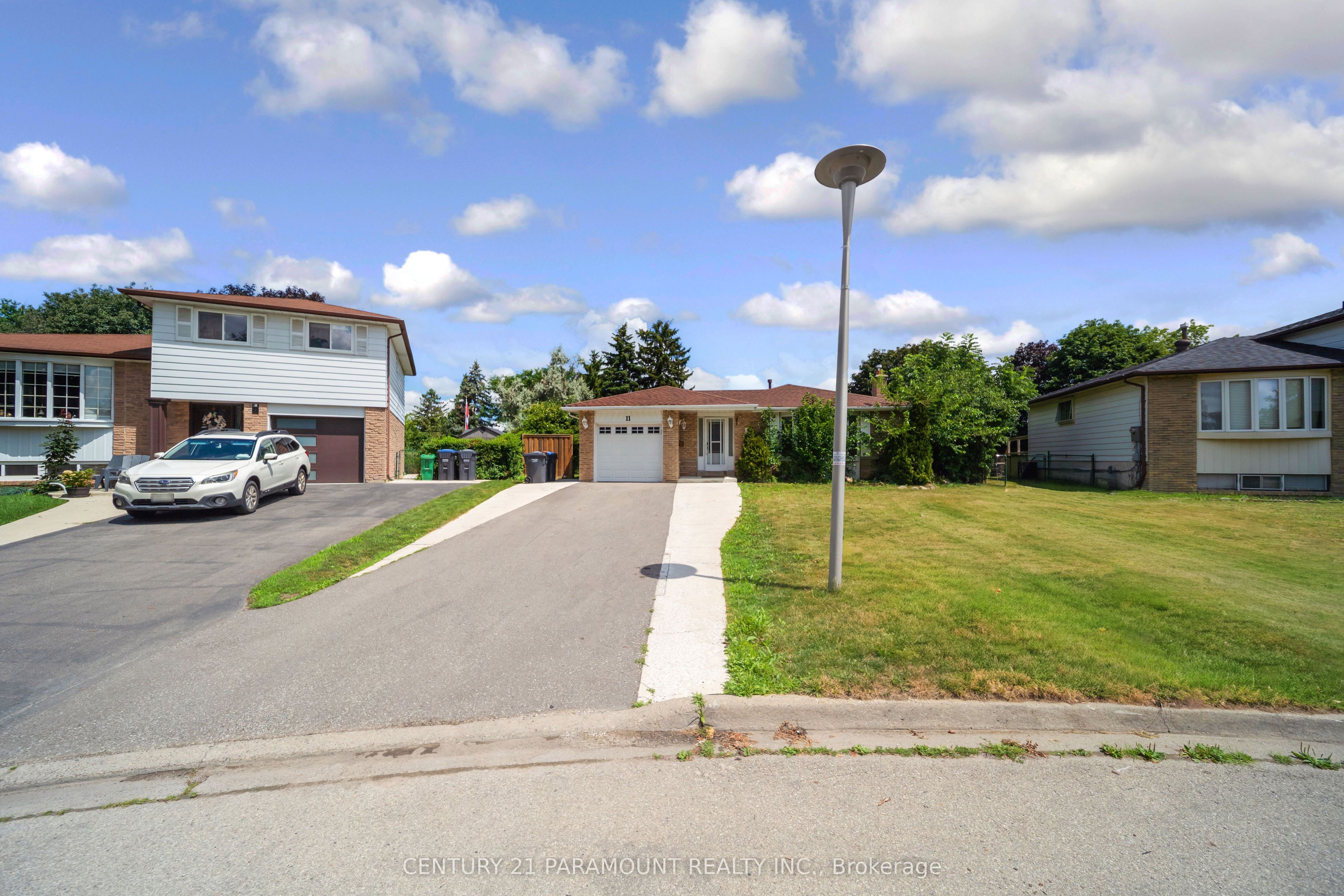 11 Gondola Crescent, Brampton, ON L6S 1W5 photo 3