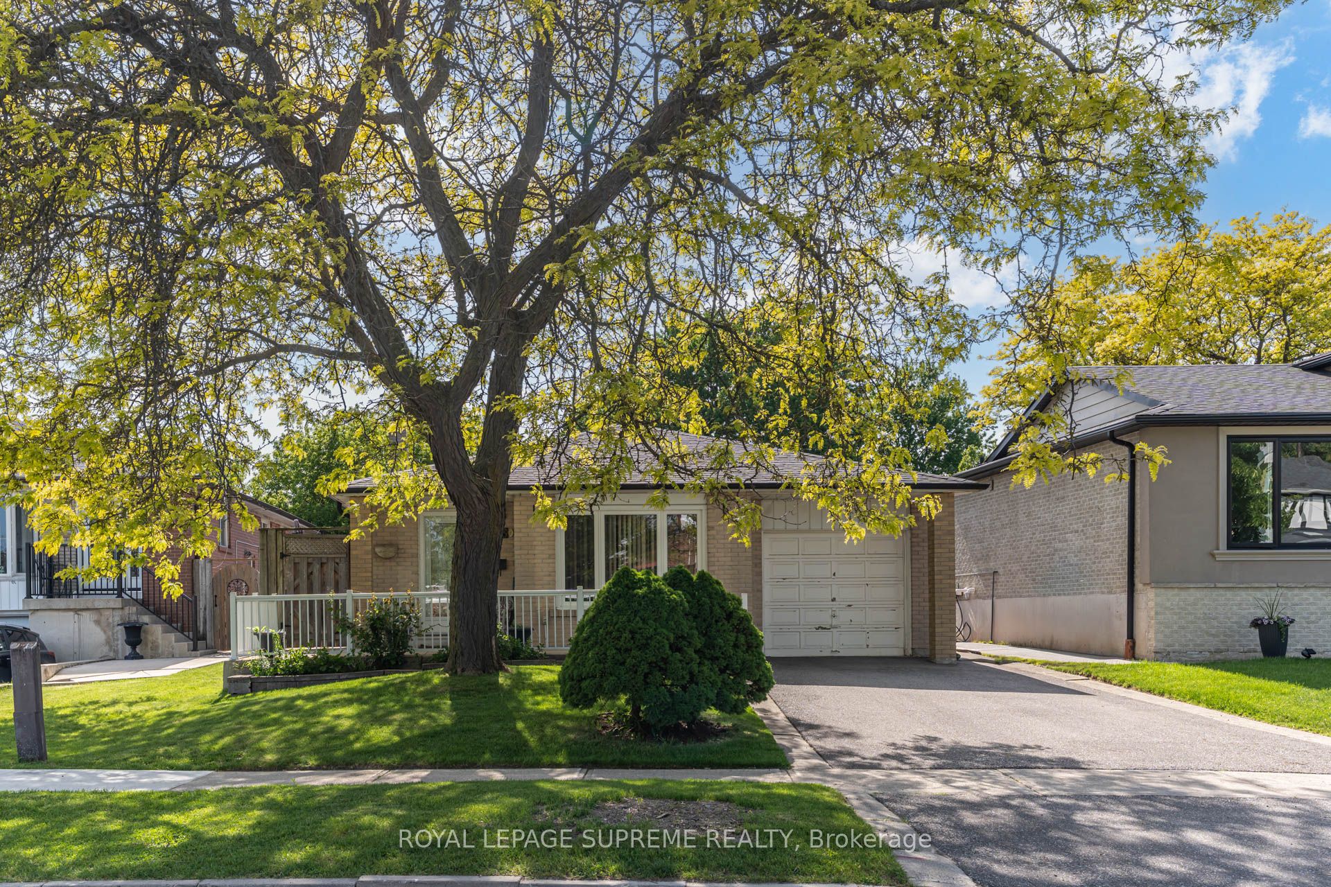 7236 Meyer Drive, Mississauga, ON L4T 3A9 photo 2