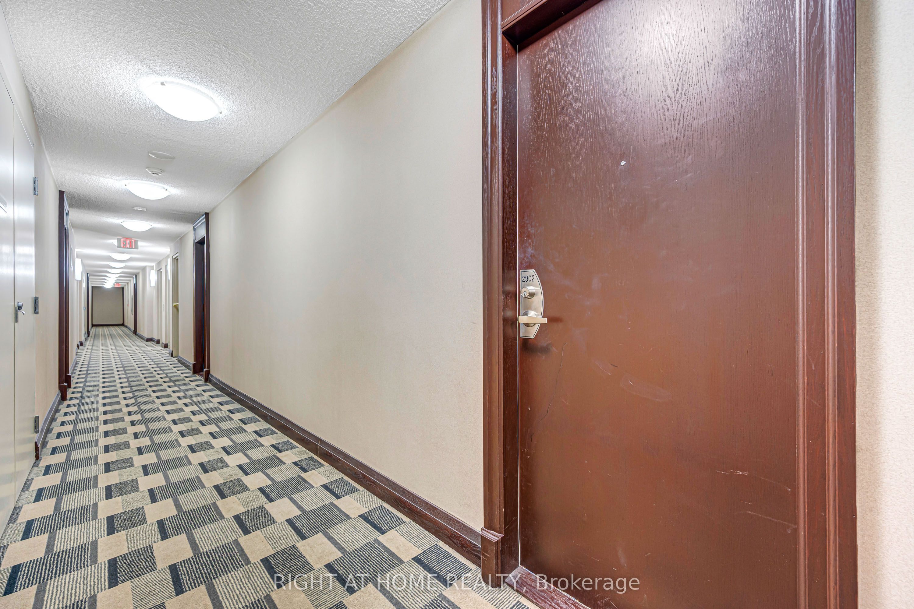 208 Enfield Place #2902, Mississauga, ON L5B 0G8 photo 5