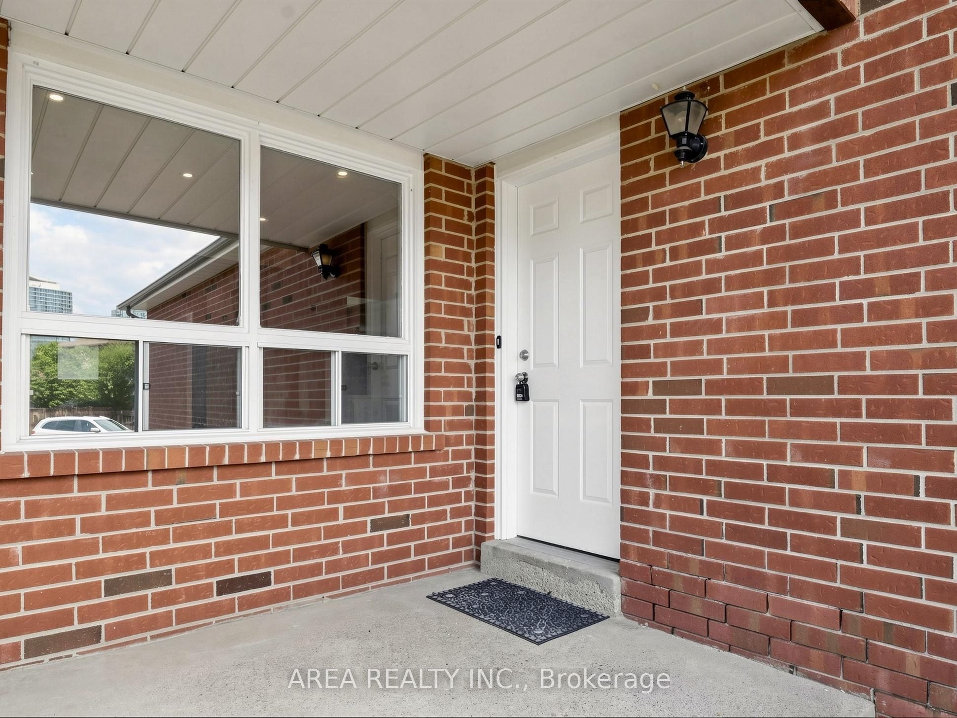 4749 Empire Crescent, Mississauga, ON L5R 1M6 photo 3