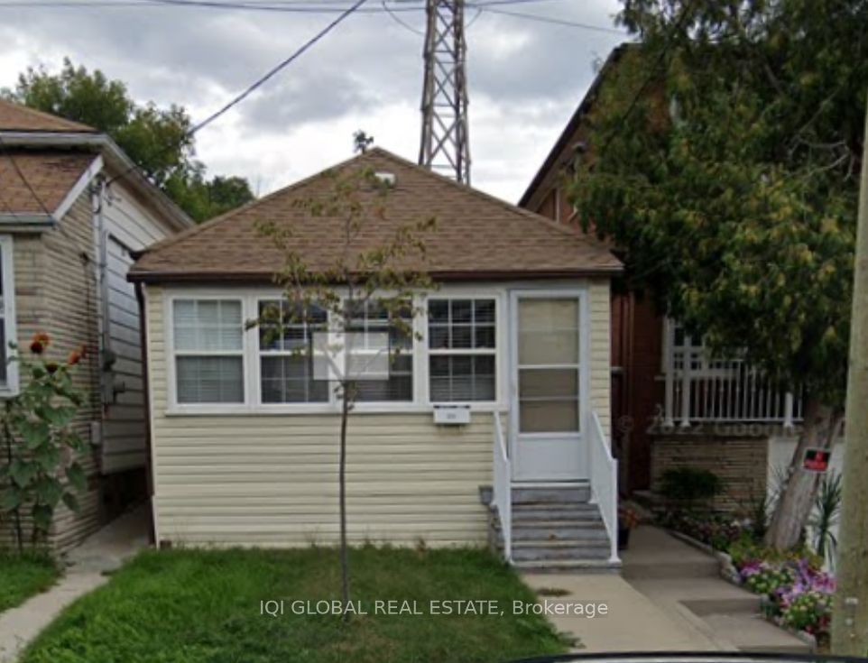 223 Prescott Avenue S, Toronto, ON M6N 3G9