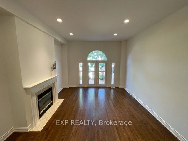 85 Brant Street, Oakville, ON L6K 2Z5 photo 2
