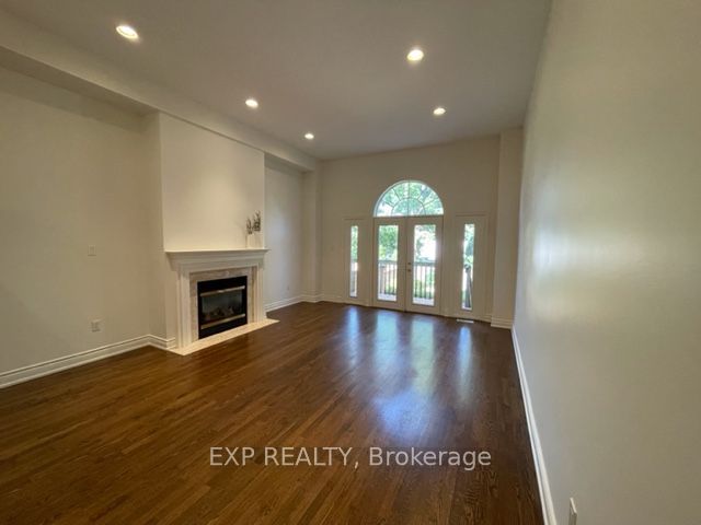 85 Brant Street, Oakville, ON L6K 2Z5 photo 3