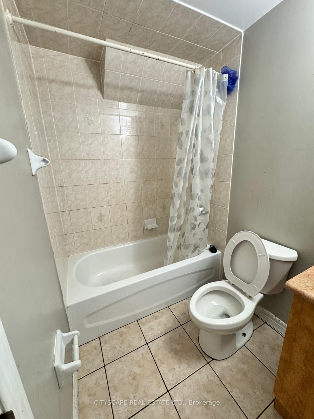 112 Worthington Avenue Bsmt, Brampton, ON L7A 3H3 photo 2