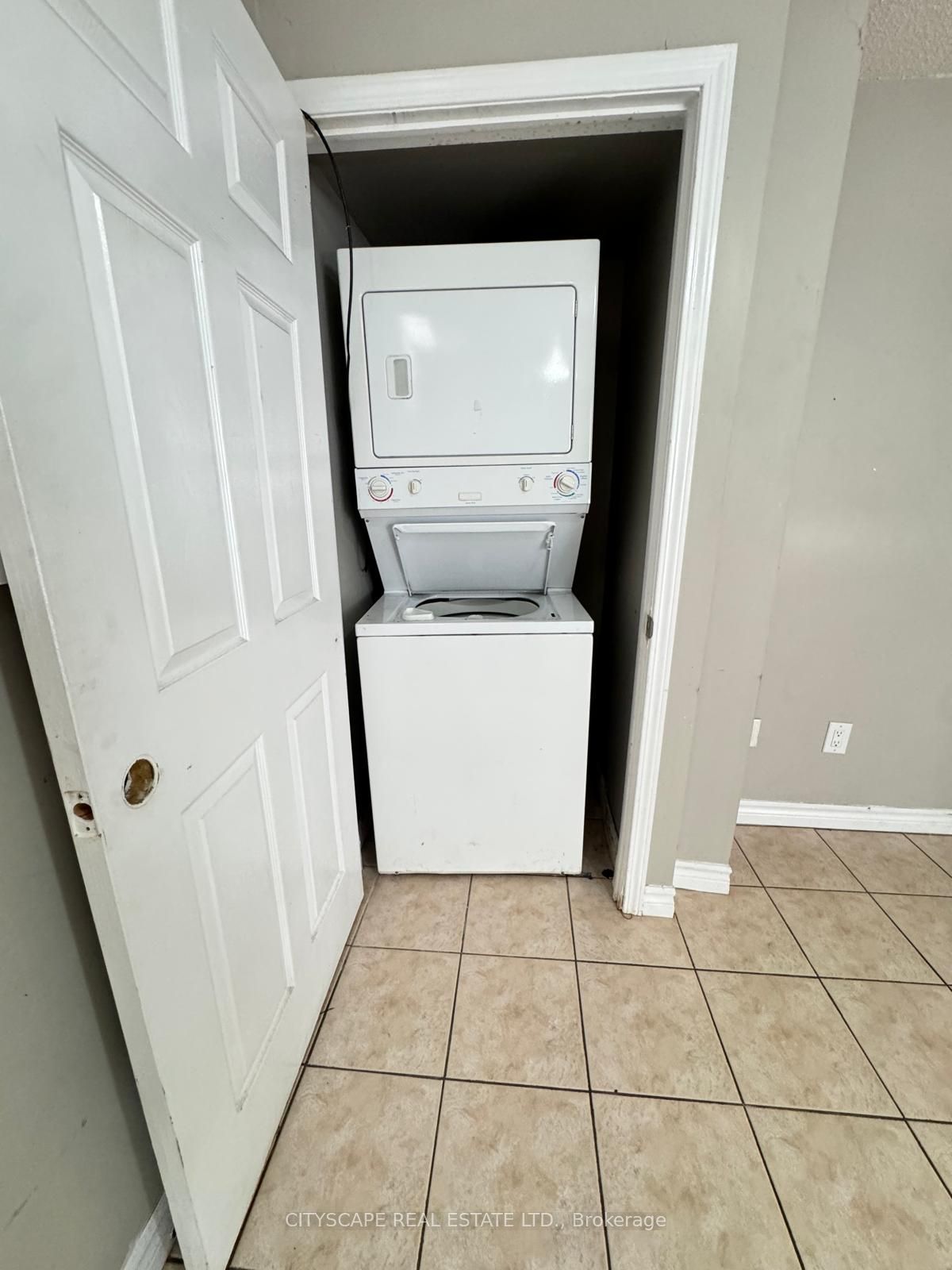 112 Worthington Avenue Bsmt, Brampton, ON L7A 3H3 photo 4