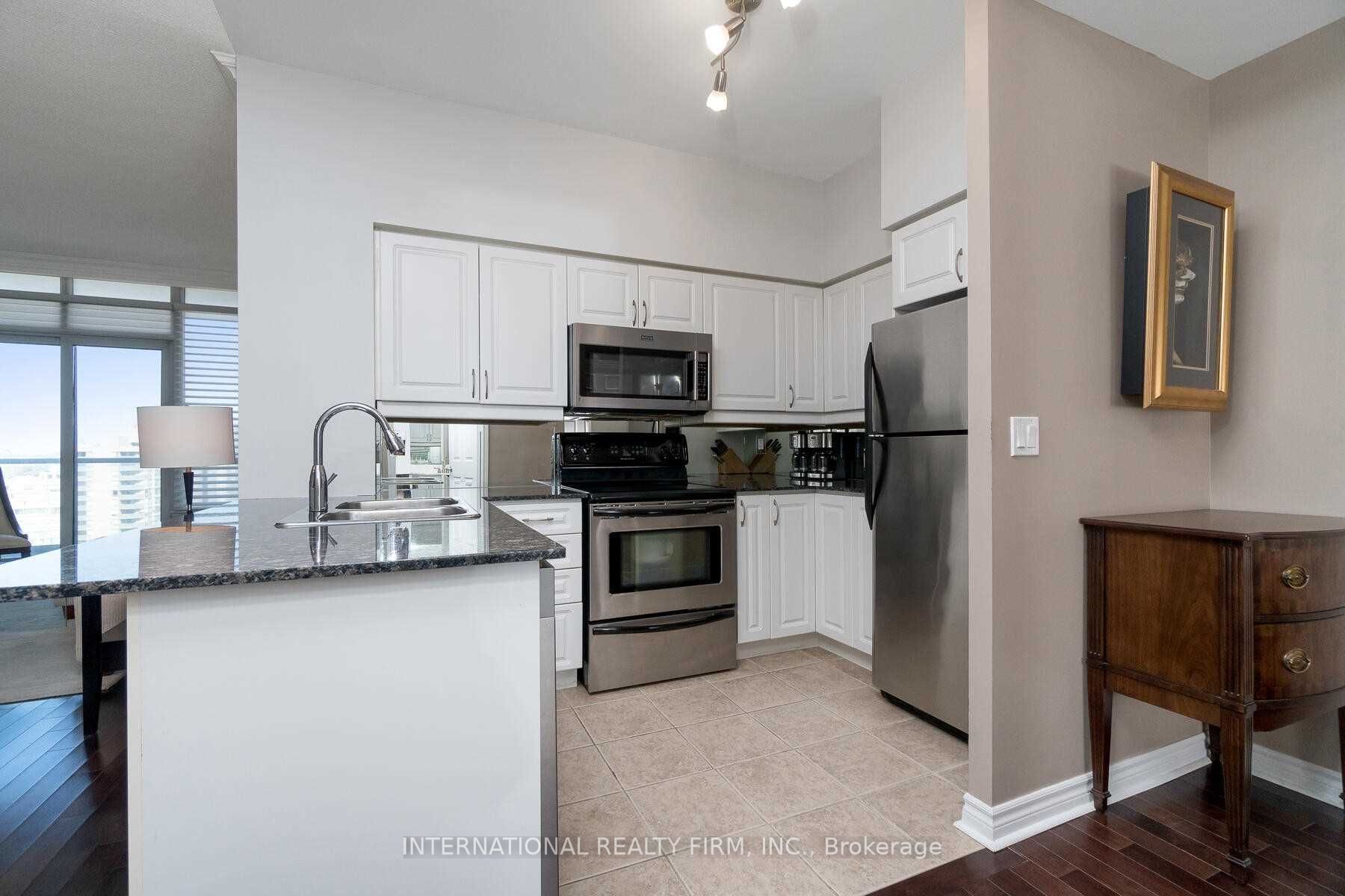 388 Prince Of Wales Drive 2004, Mississauga, ON L5B 0A1 photo 5