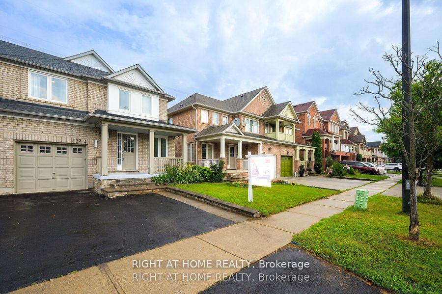 1724 Samuelson Circle, Mississauga, ON L5N 7Z5 photo 3
