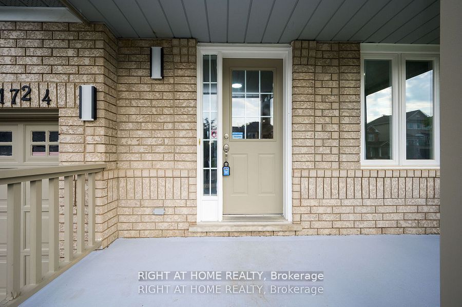1724 Samuelson Circle, Mississauga, ON L5N 7Z5 photo 4