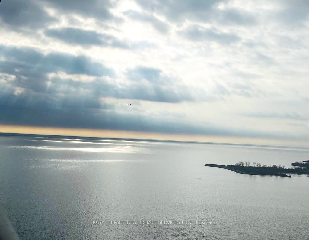 1928 Lake Shore Boulevard W 3511, Toronto, ON M6S 1A1 photo 5