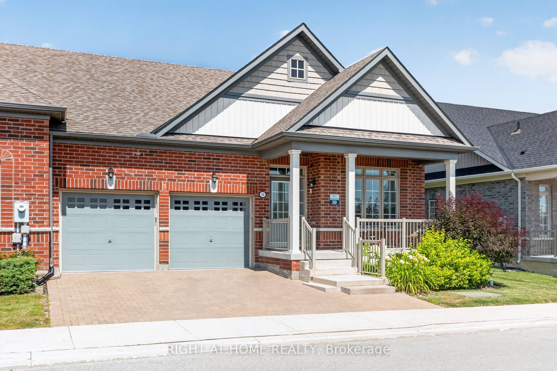 9 Tea Rose Drive, Brampton, ON L6R 4B6 photo 2
