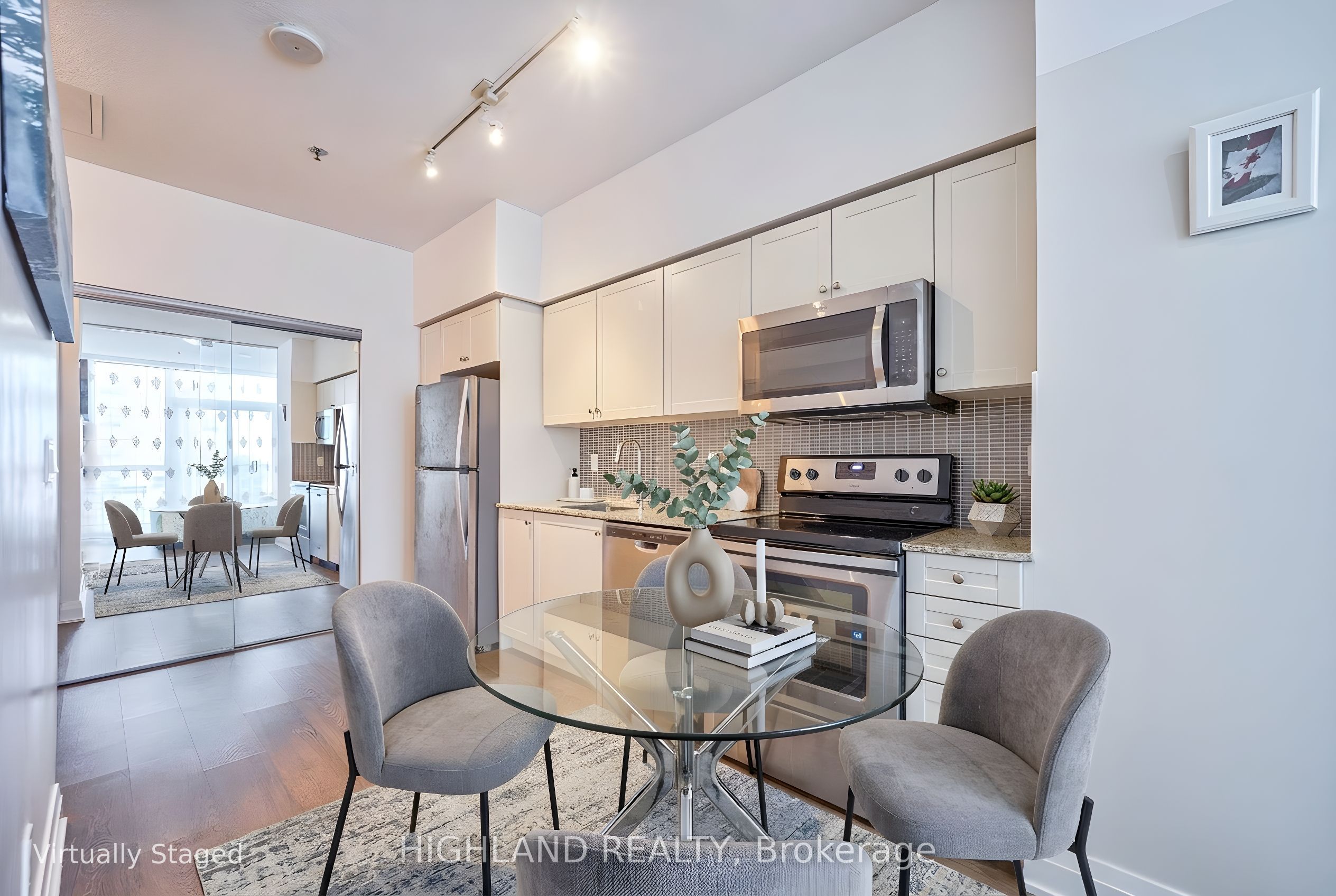 55 Speers Road 306, Oakville, ON L6K 0H9 photo 5