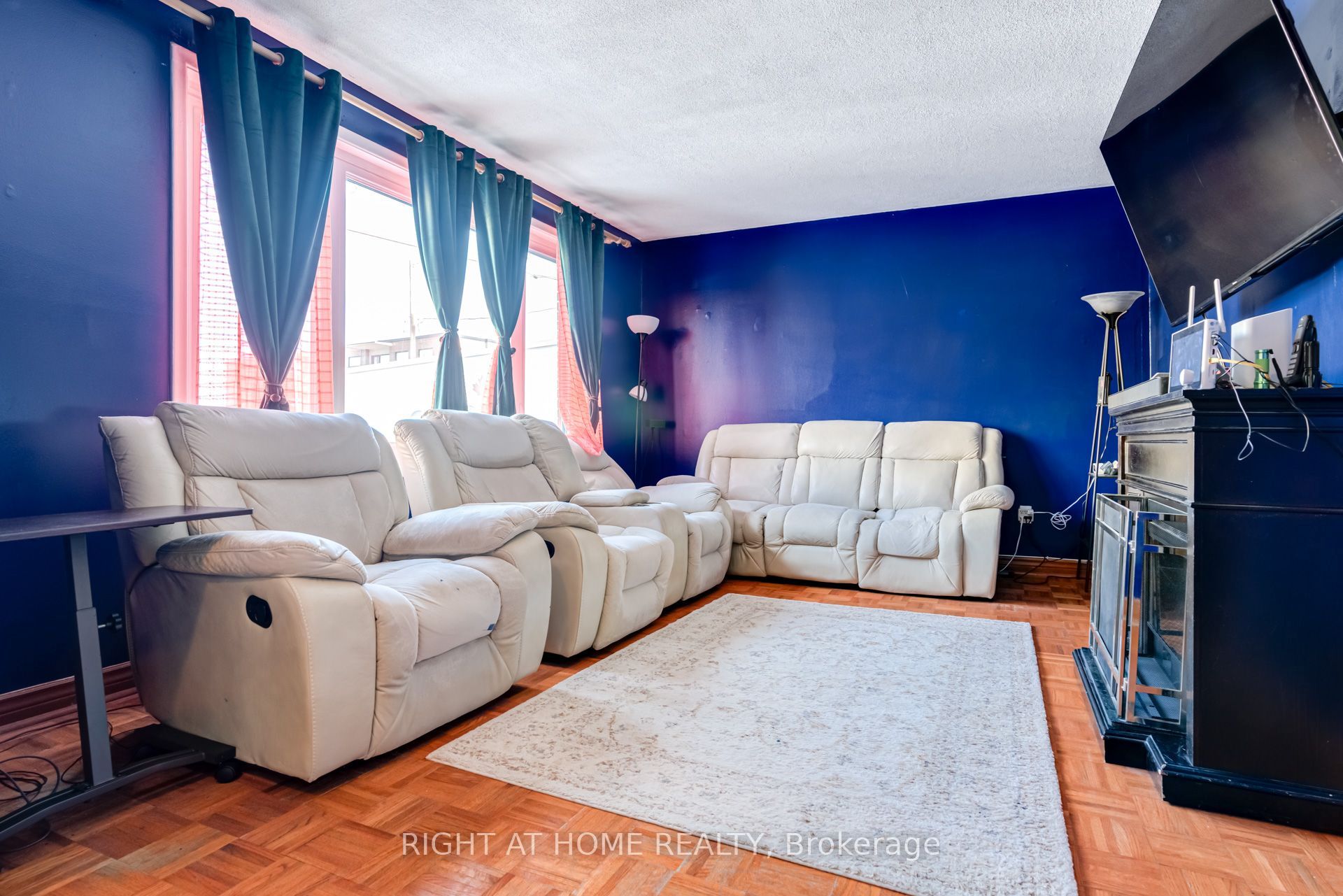 4 Leslie Street, Brampton, ON L6X 2J4 photo 5