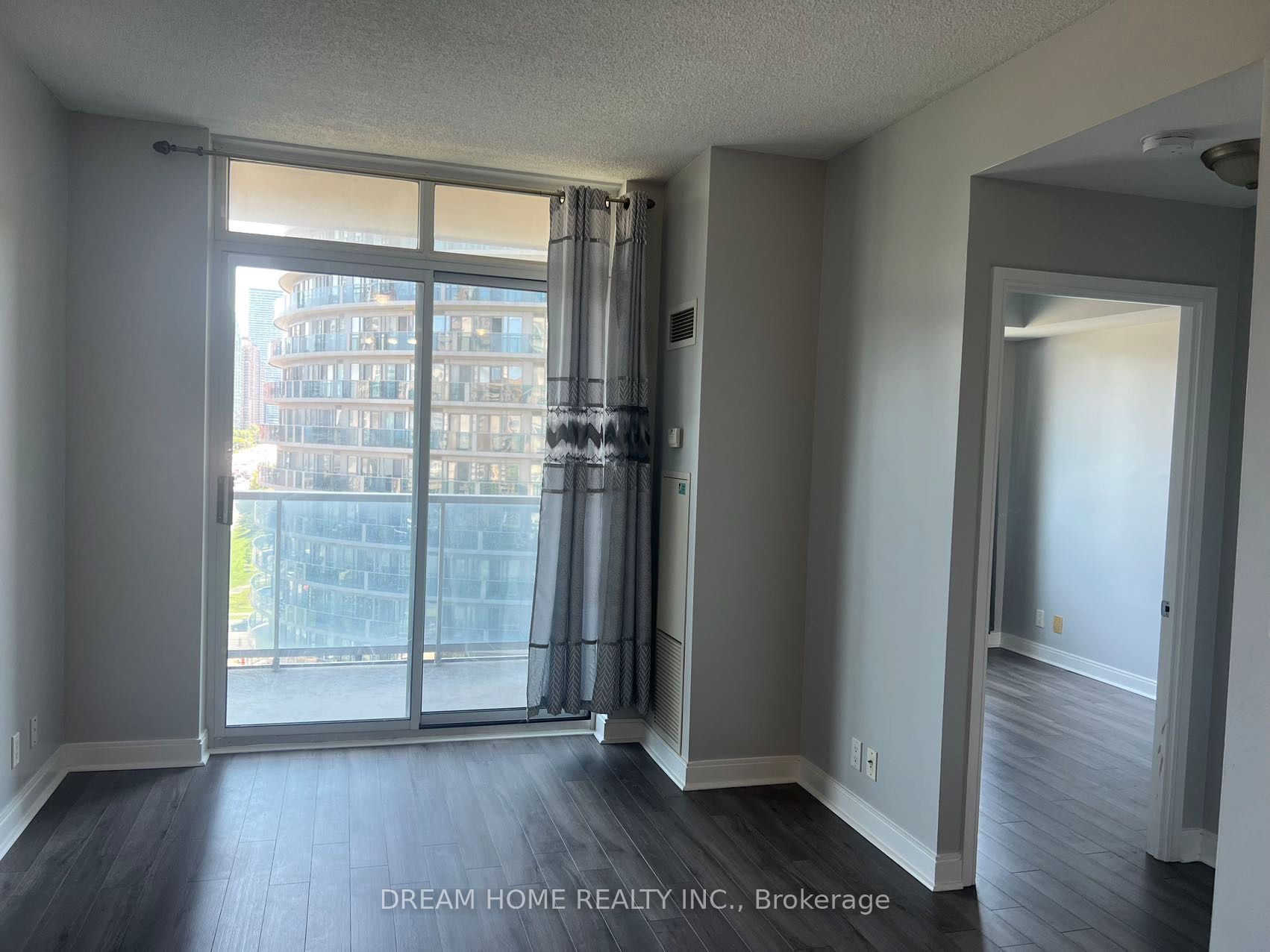 70 Absolute Avenue 1008, Mississauga, ON L4Z 0A4 photo 5