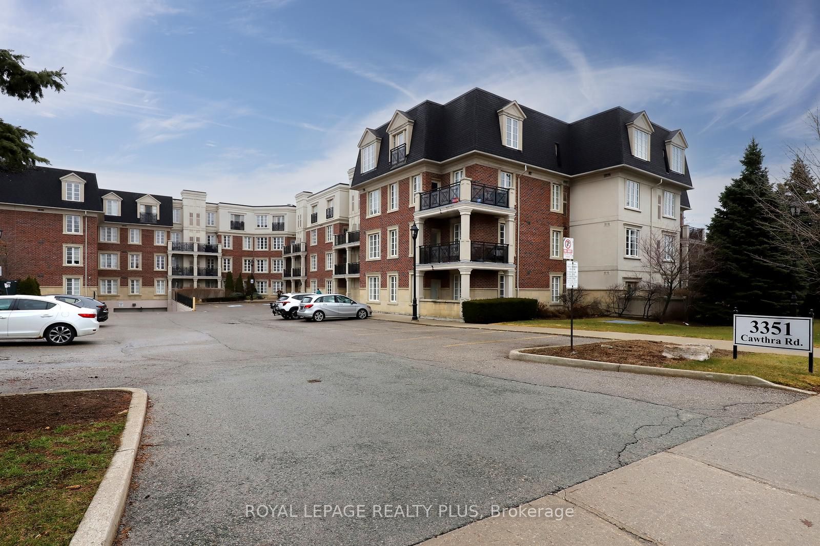 3351 Cawthra Road 215, Mississauga, ON L5A 4N5 photo 2