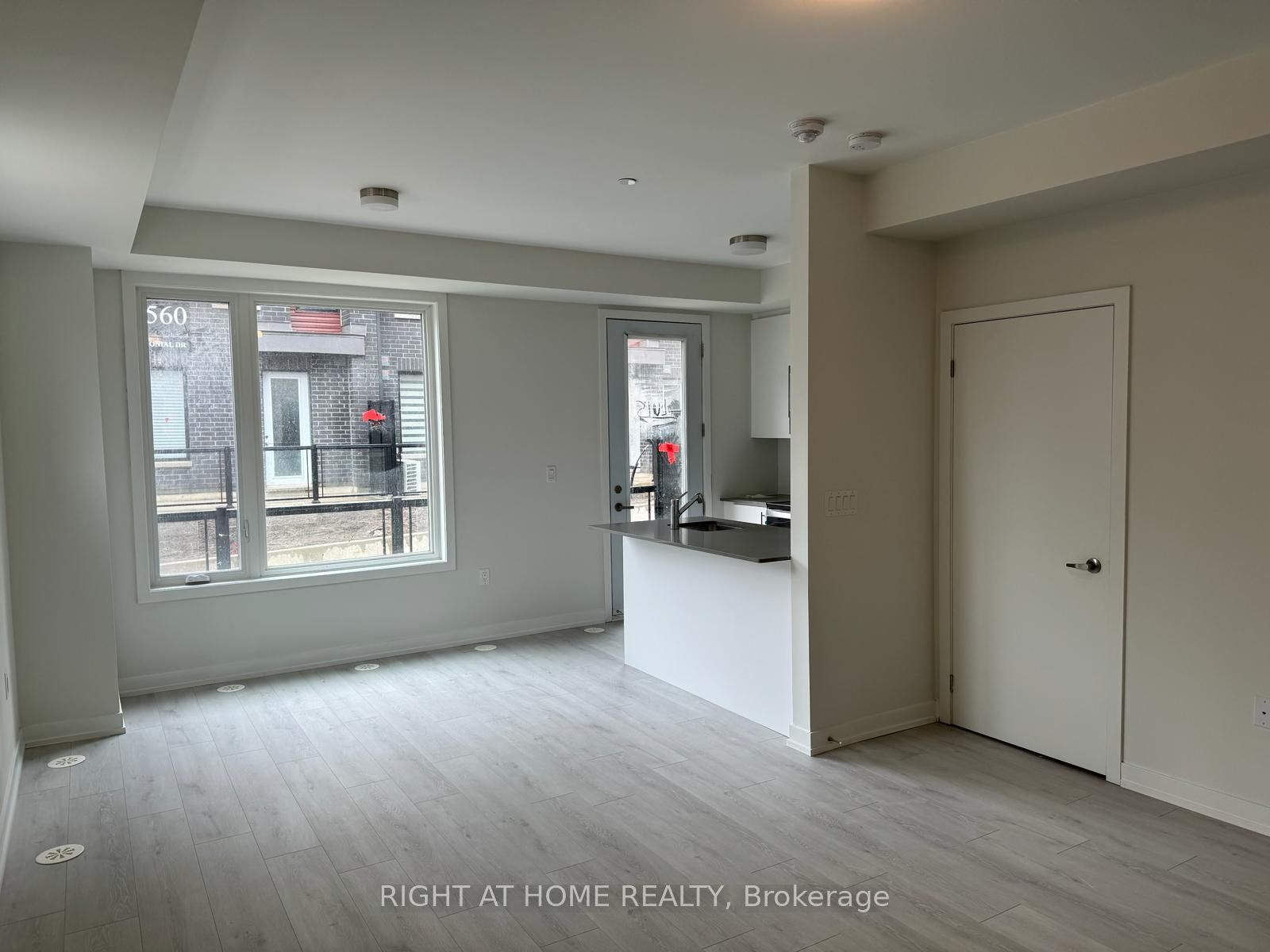3562 Colonial Drive 2, Mississauga, ON L5L 5R9 photo 4