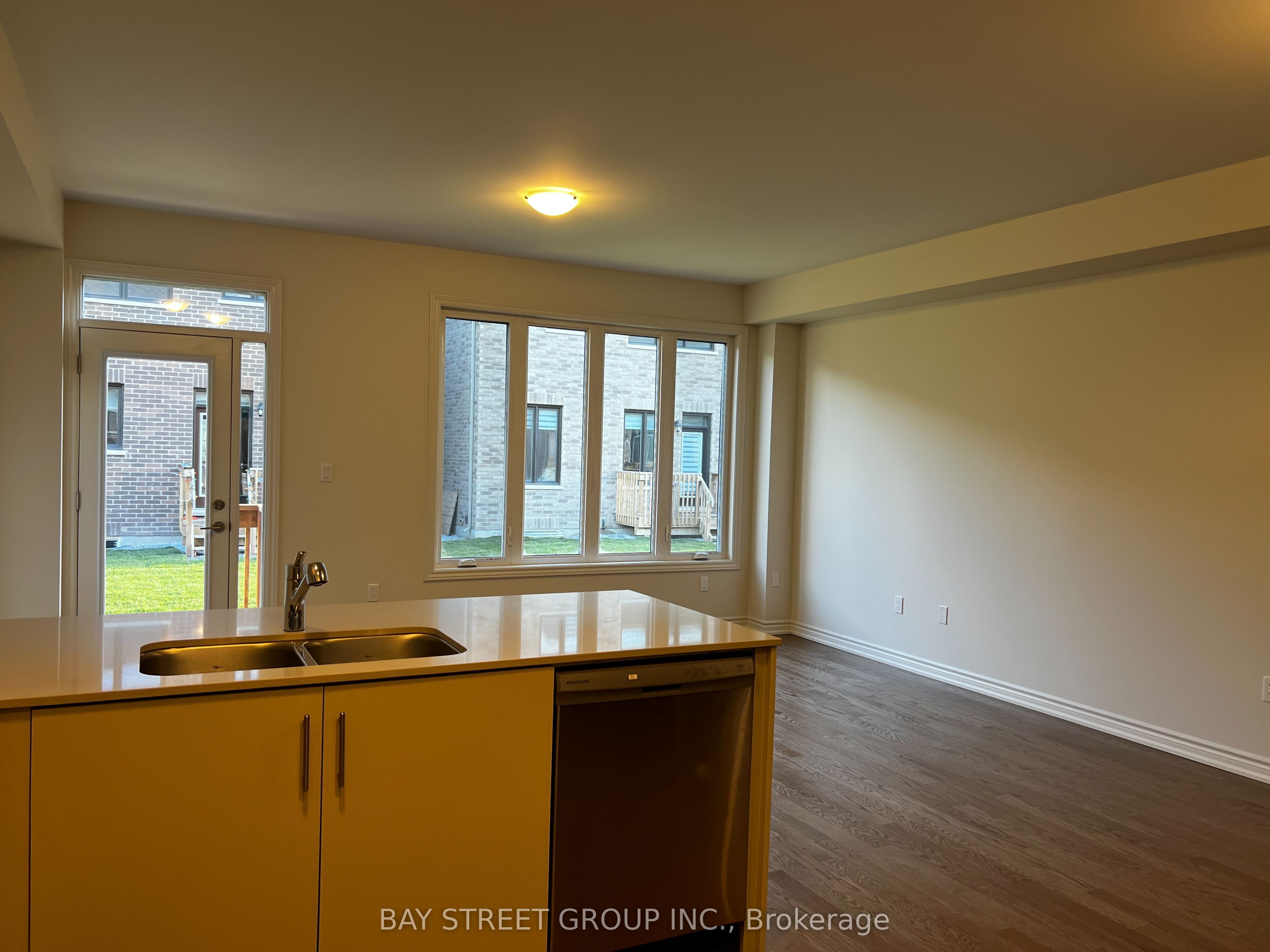 603 Boyd Lane, Milton, ON L9E 1T9 photo 3