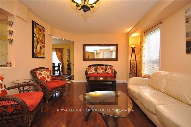 426 Orange Walk Crescent, Mississauga, ON L5R 0A8 photo 4