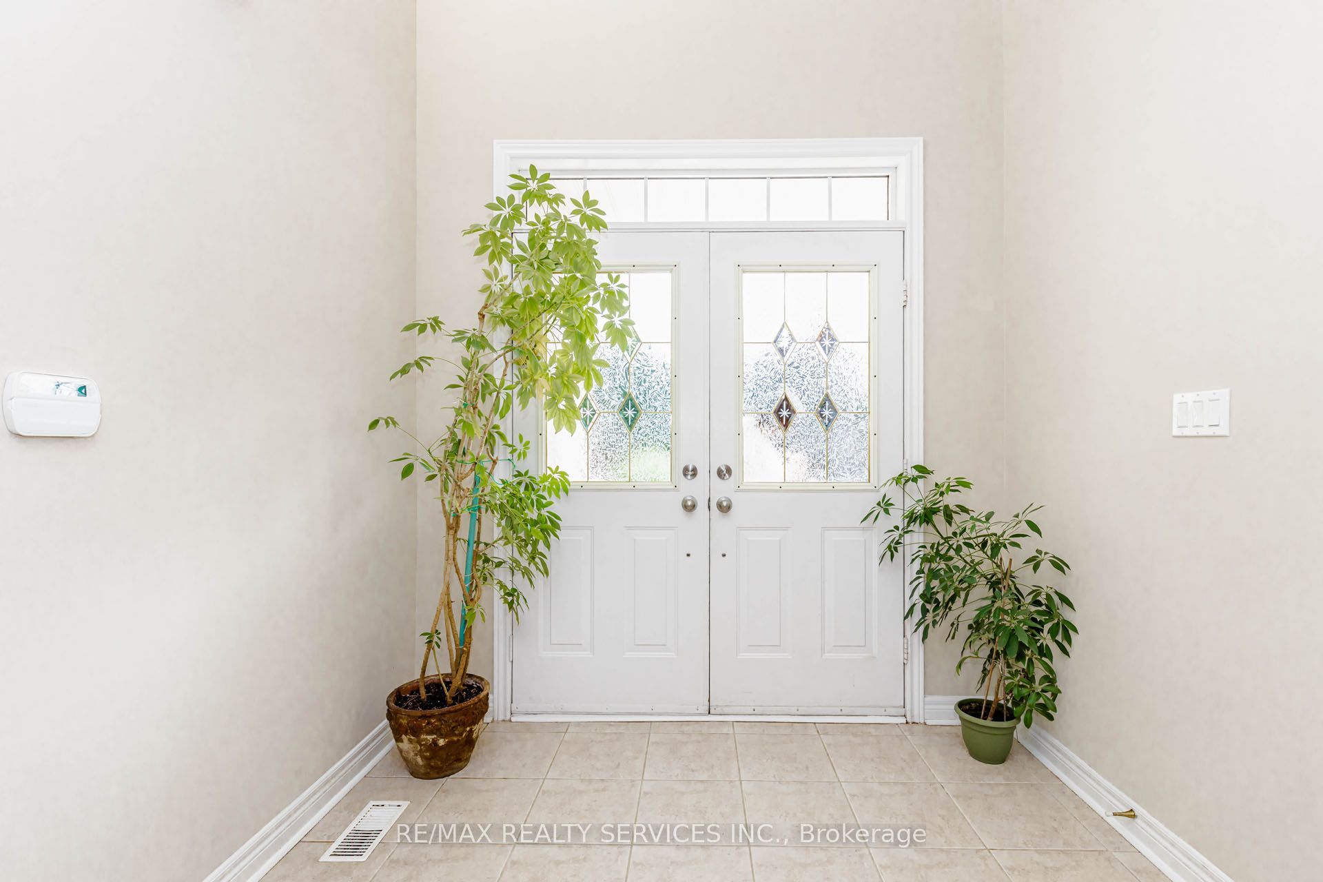 128 Valleywood Boulevard, Caledon, ON L7C 1B3 photo 3