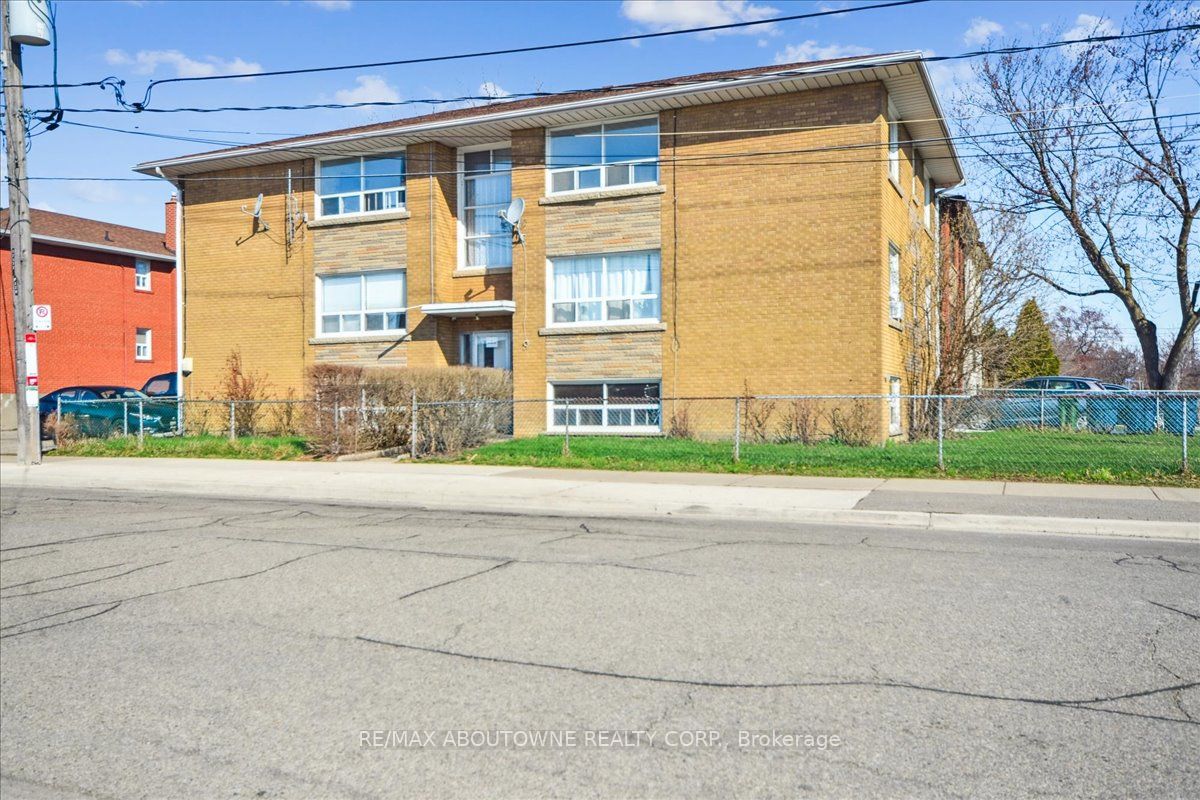 2 Wesley Street 6, Toronto, ON M8Y 2W3 photo 2