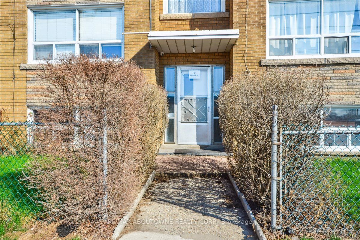 2 Wesley Street 6, Toronto, ON M8Y 2W3 photo 4
