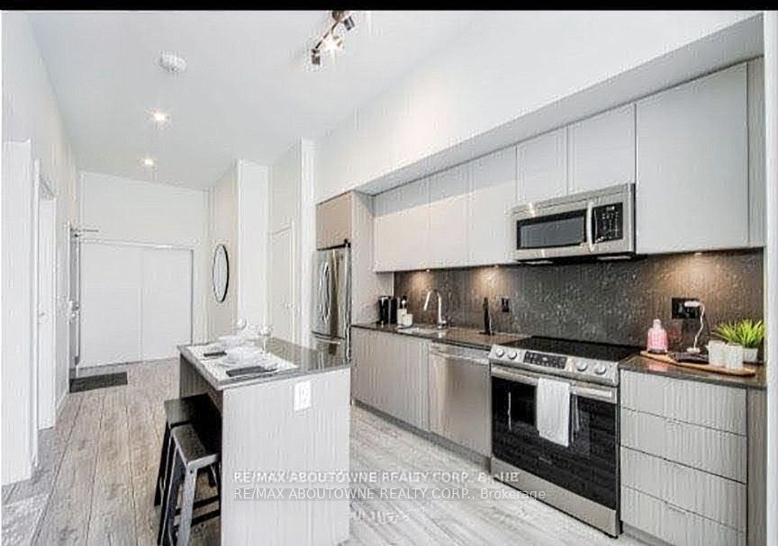 125 BRONTE Road A0412, Oakville, ON L6L 0H2 photo 3