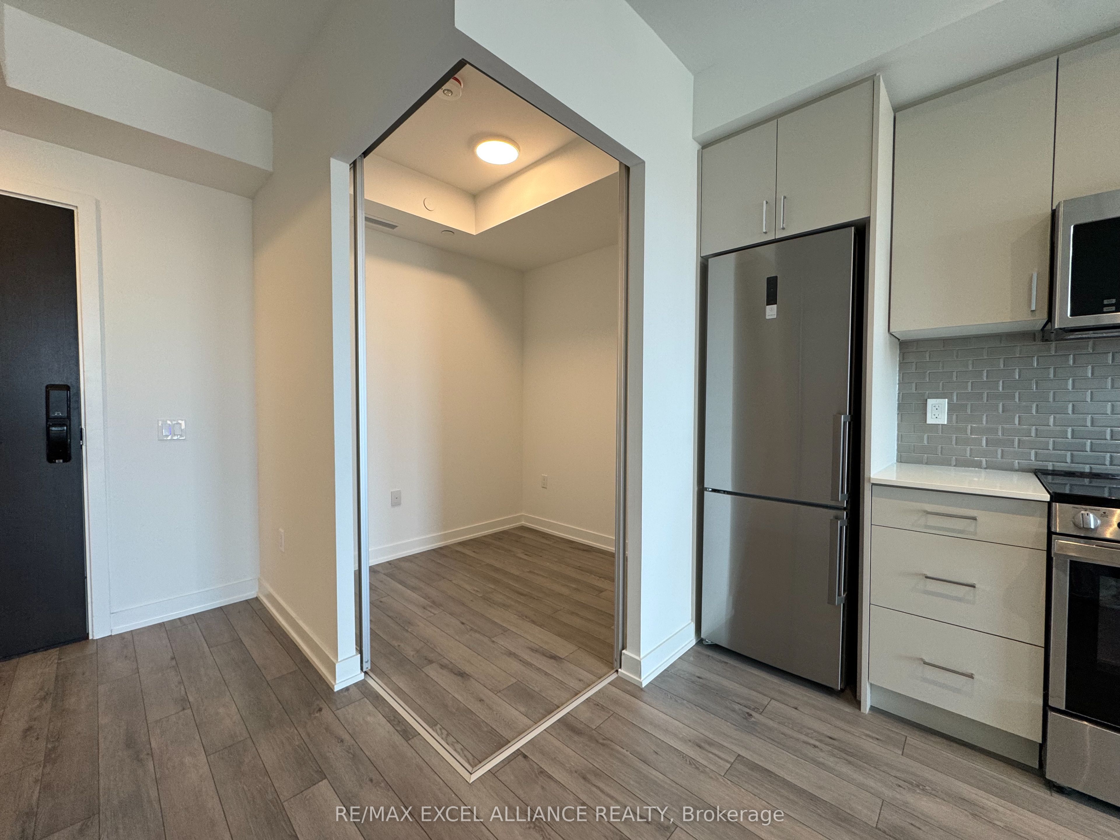 1005 Dundas Street E 130, Oakville, ON L6H 8C7 photo 4